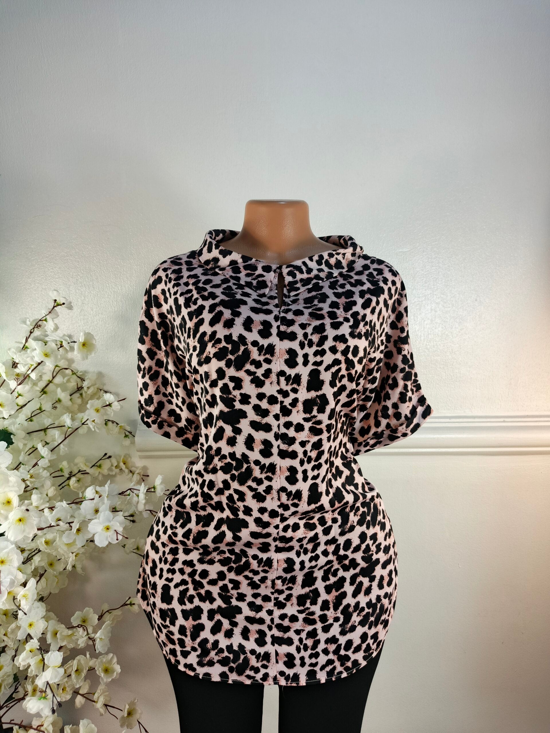 DUNNES UK SIZE 18 image 0