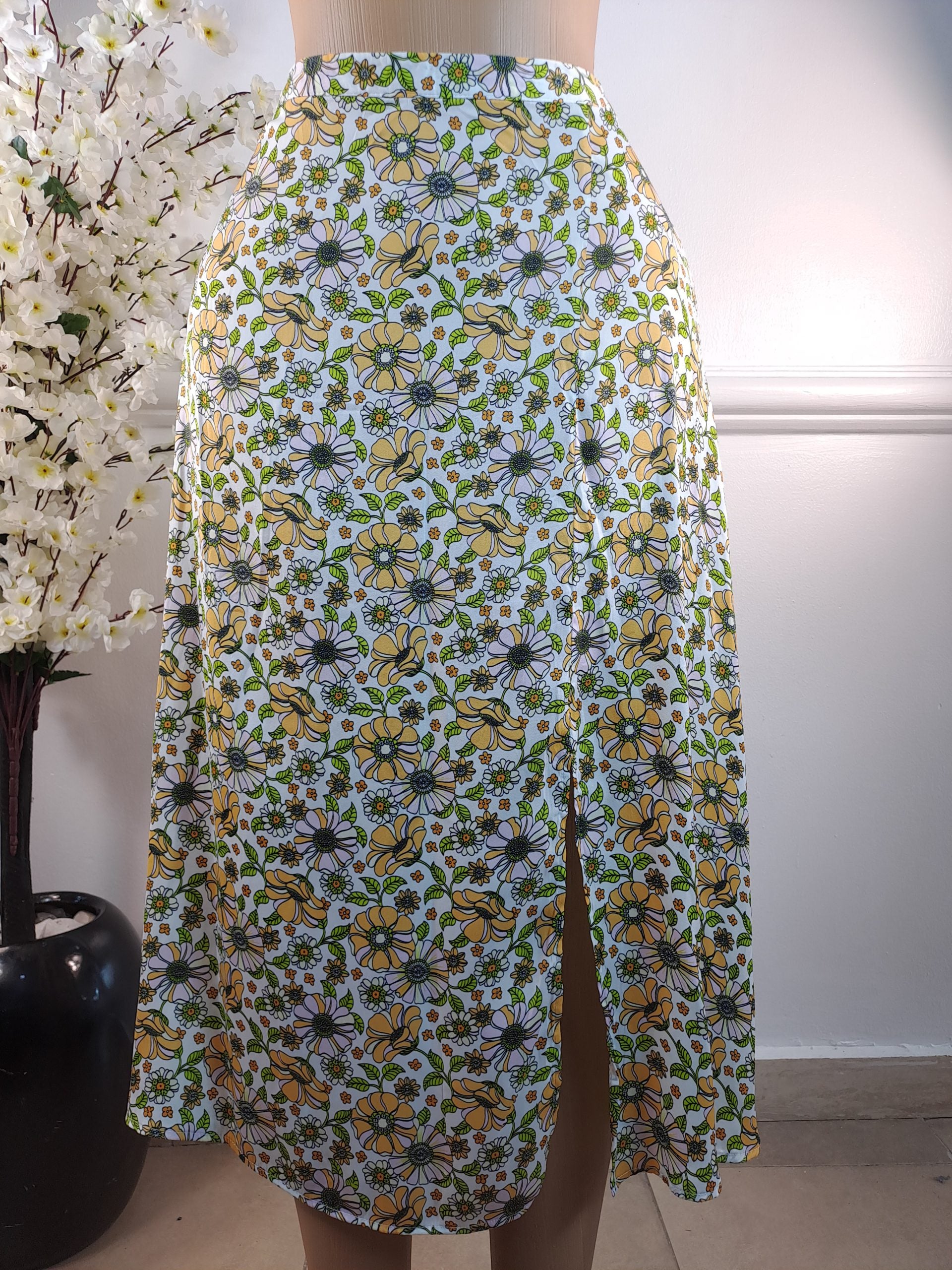JDY UK 12, L-33 INCHES image 0