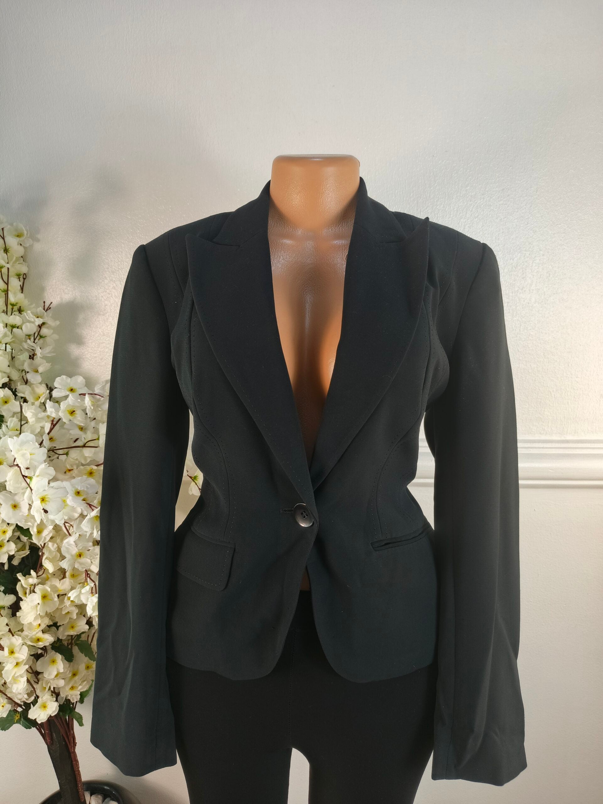 BLAZER UK SIZE 10 [LENGHT 24 INCHES, BLACK] image 0