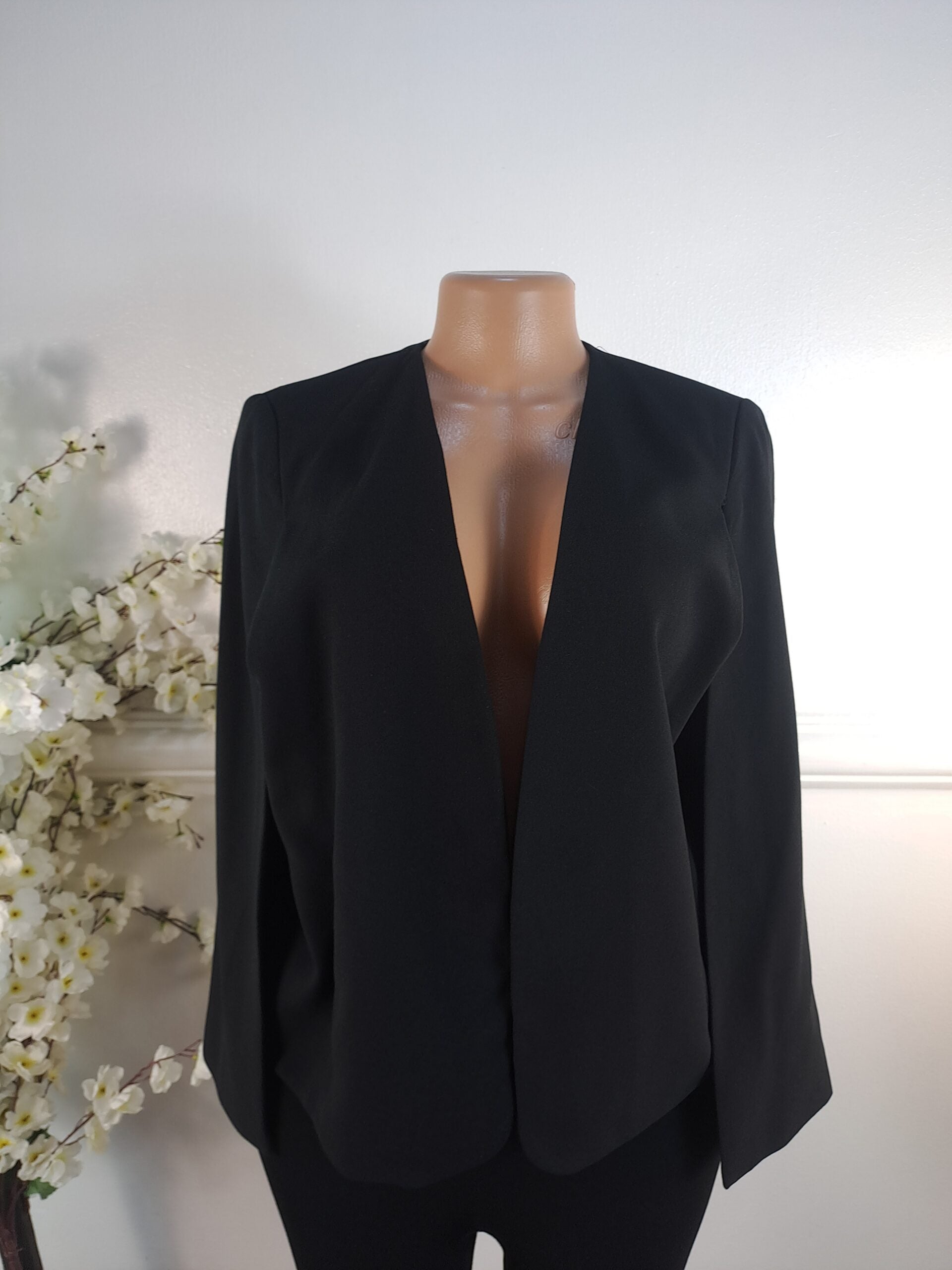 ZARA WOMAN UK SIZE 6 [LENGHT 25 INCHES, BLACK] image 0