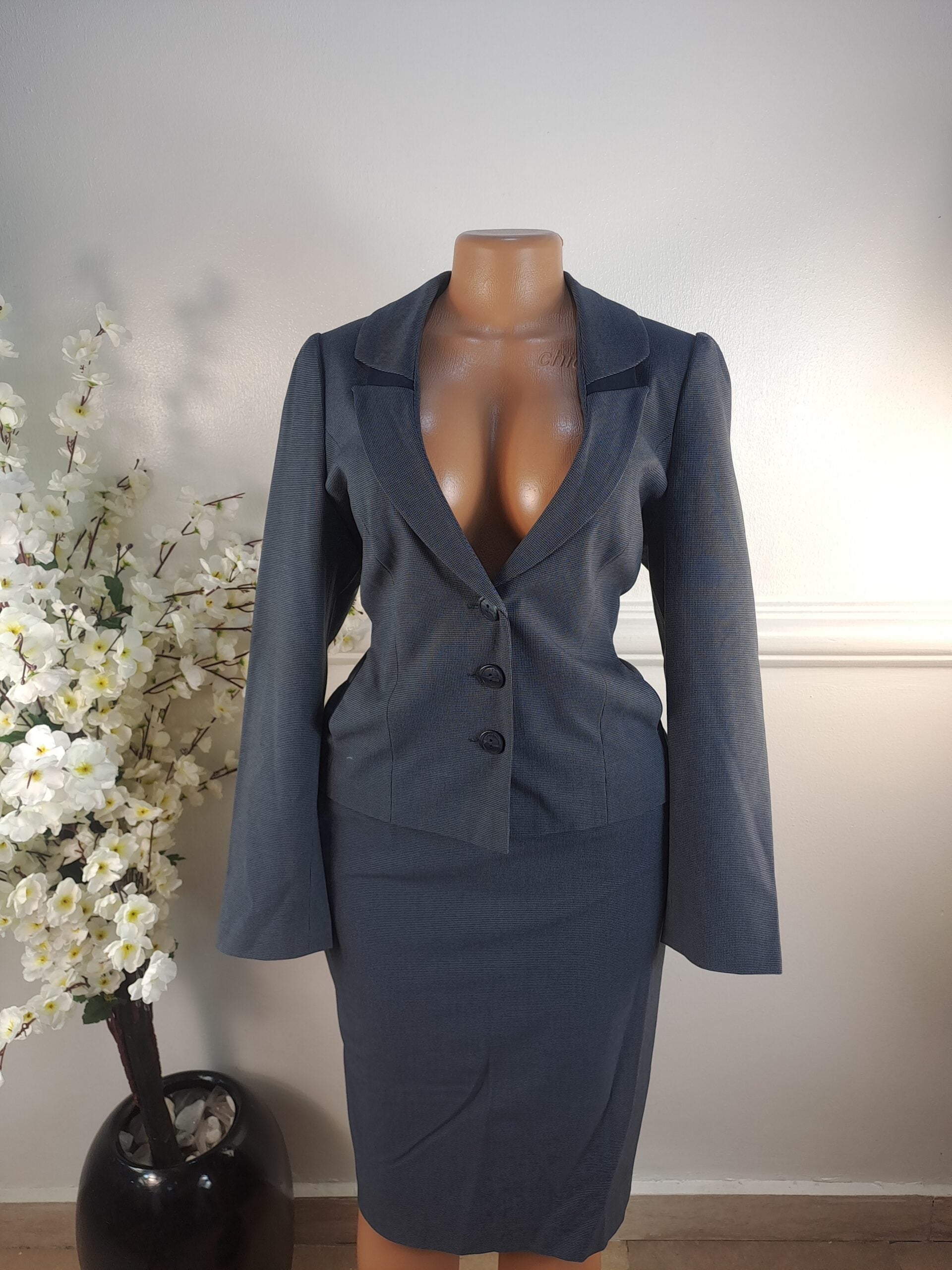 BLAZER UK SIZE 12 [LENGHT 24 INCHES, GREY] image 0