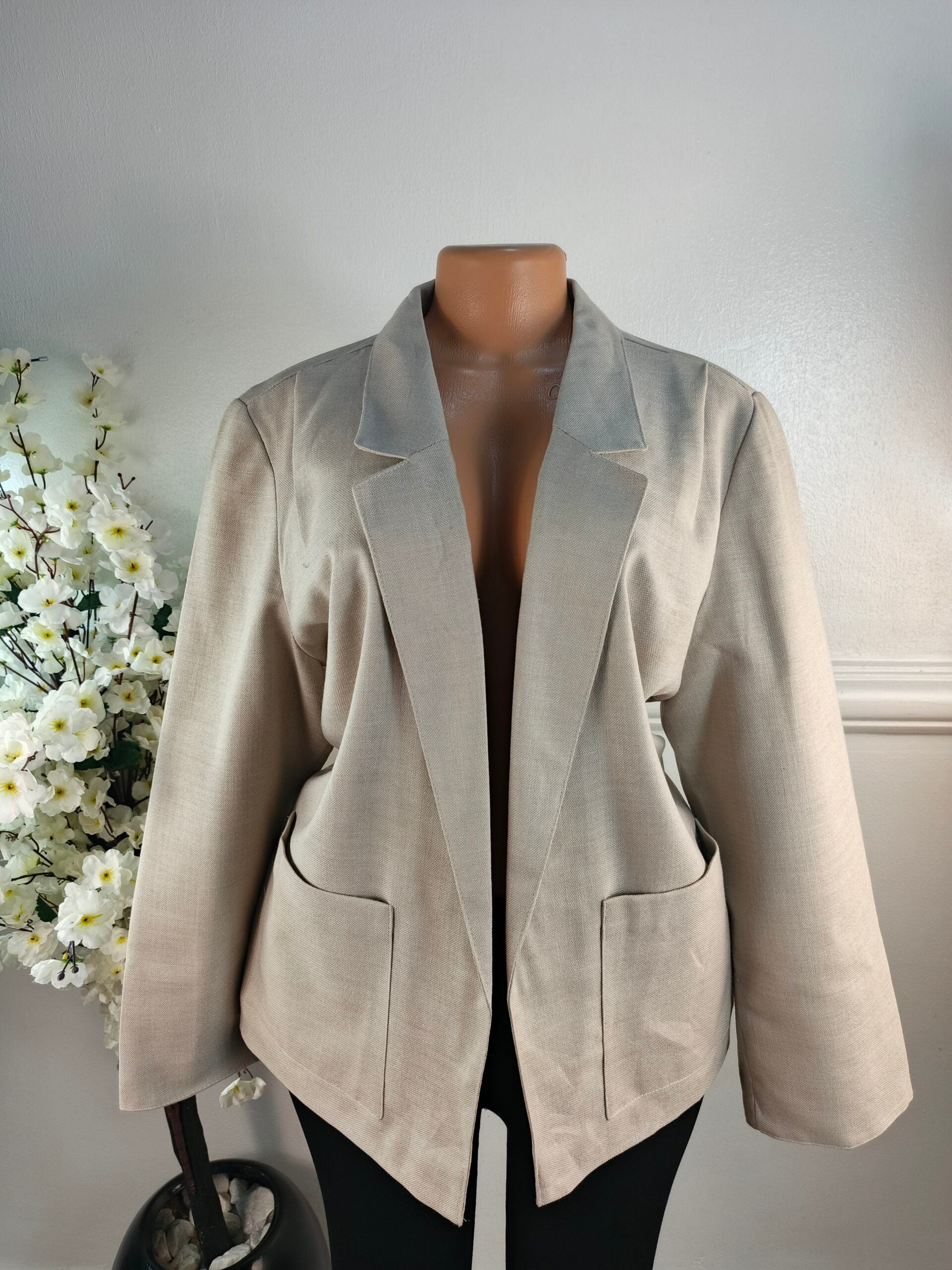 DEBENHAMS UK SIZE 16 [LENGHT 28 INCHES] image 0