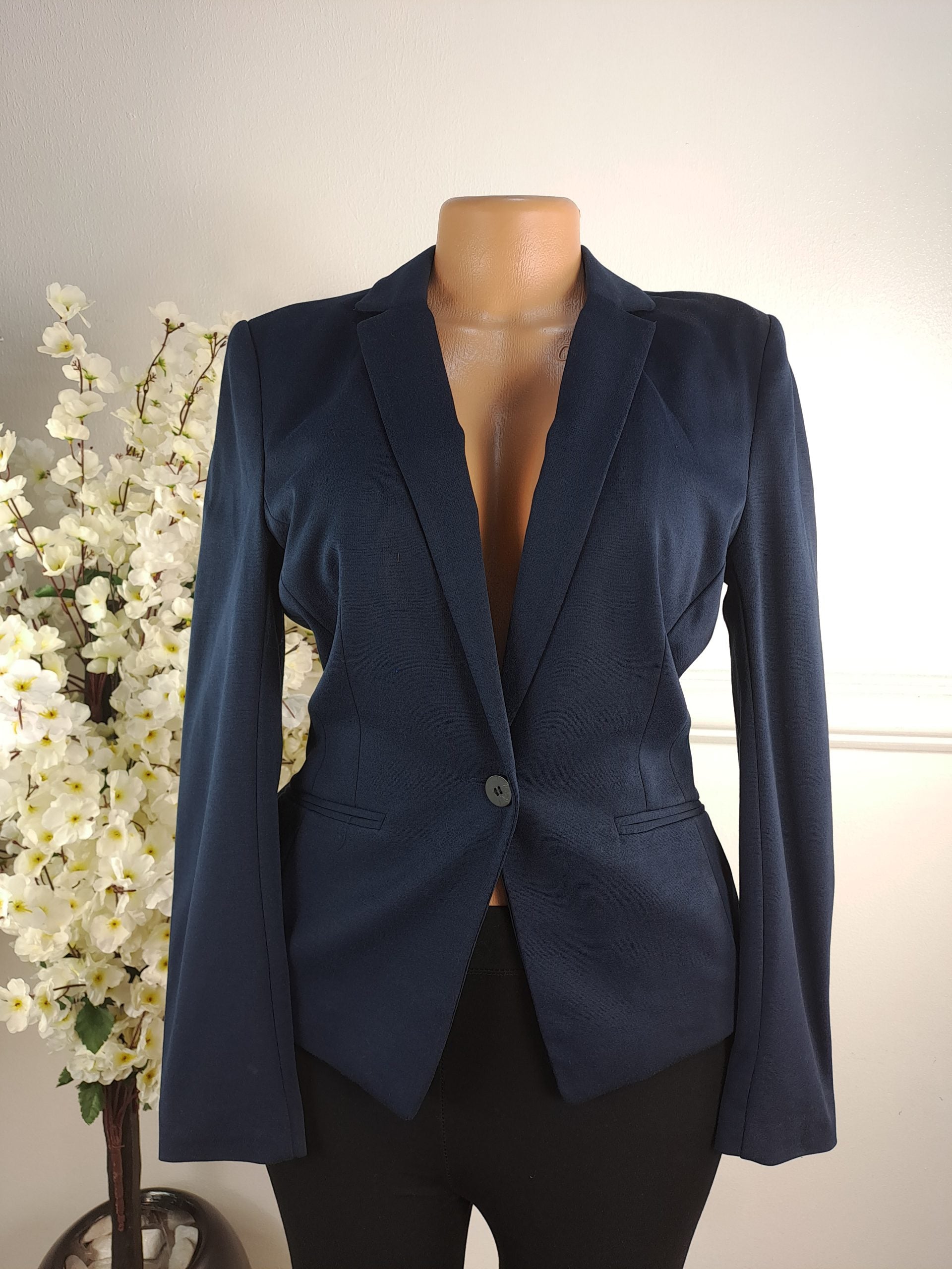 H&M UK SIZE 8 [LENGHT 23 INCHES] image 0