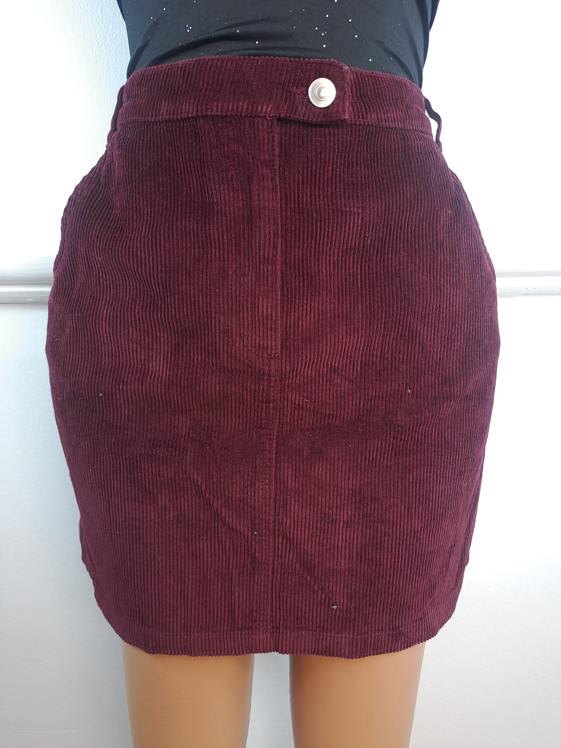 SKIRT UK 14, L-18 INCHES image 0