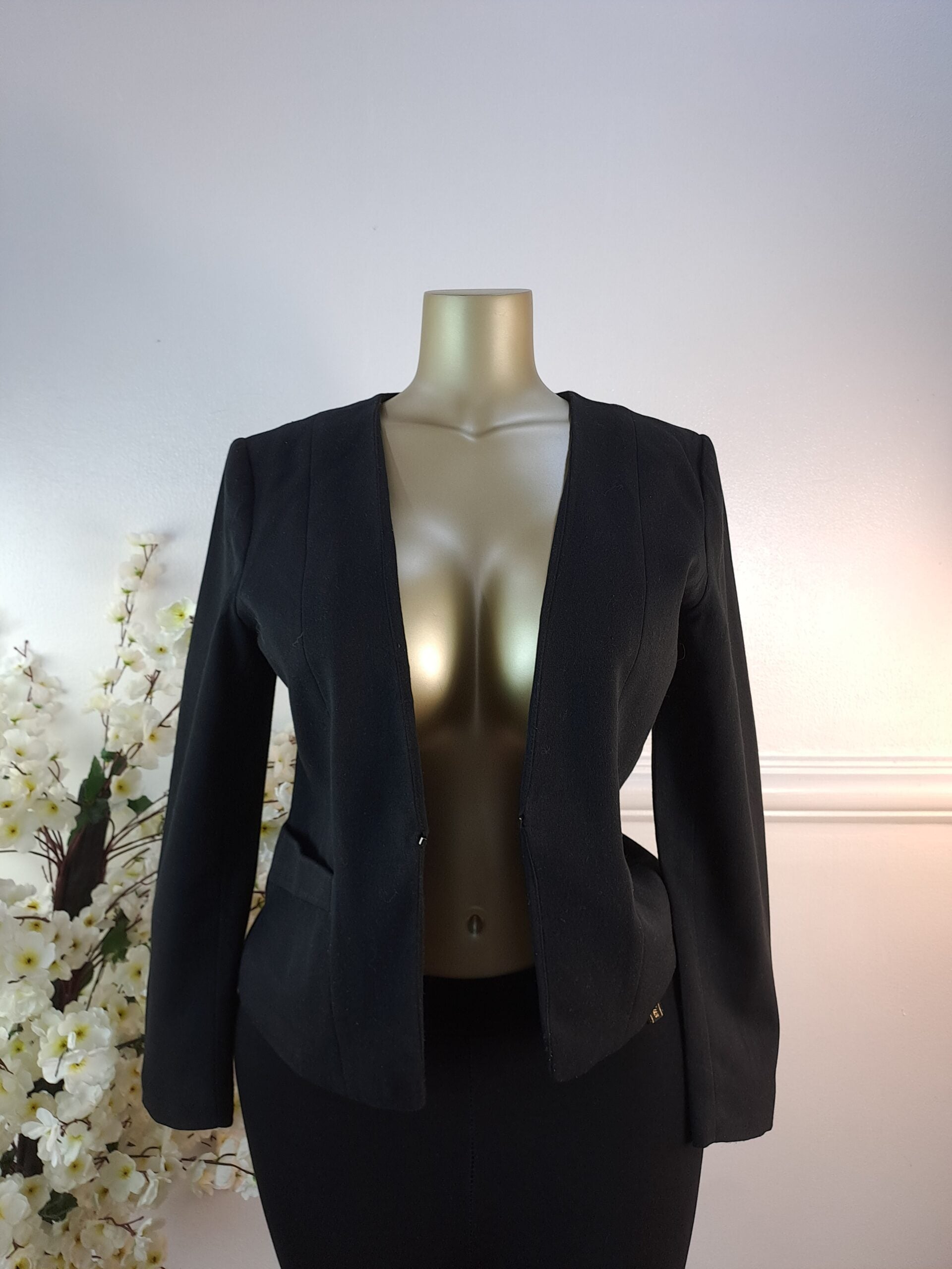 H&amp;M UK SIZE 10 [LENGTH 23 INCHES, BLACK] image 0