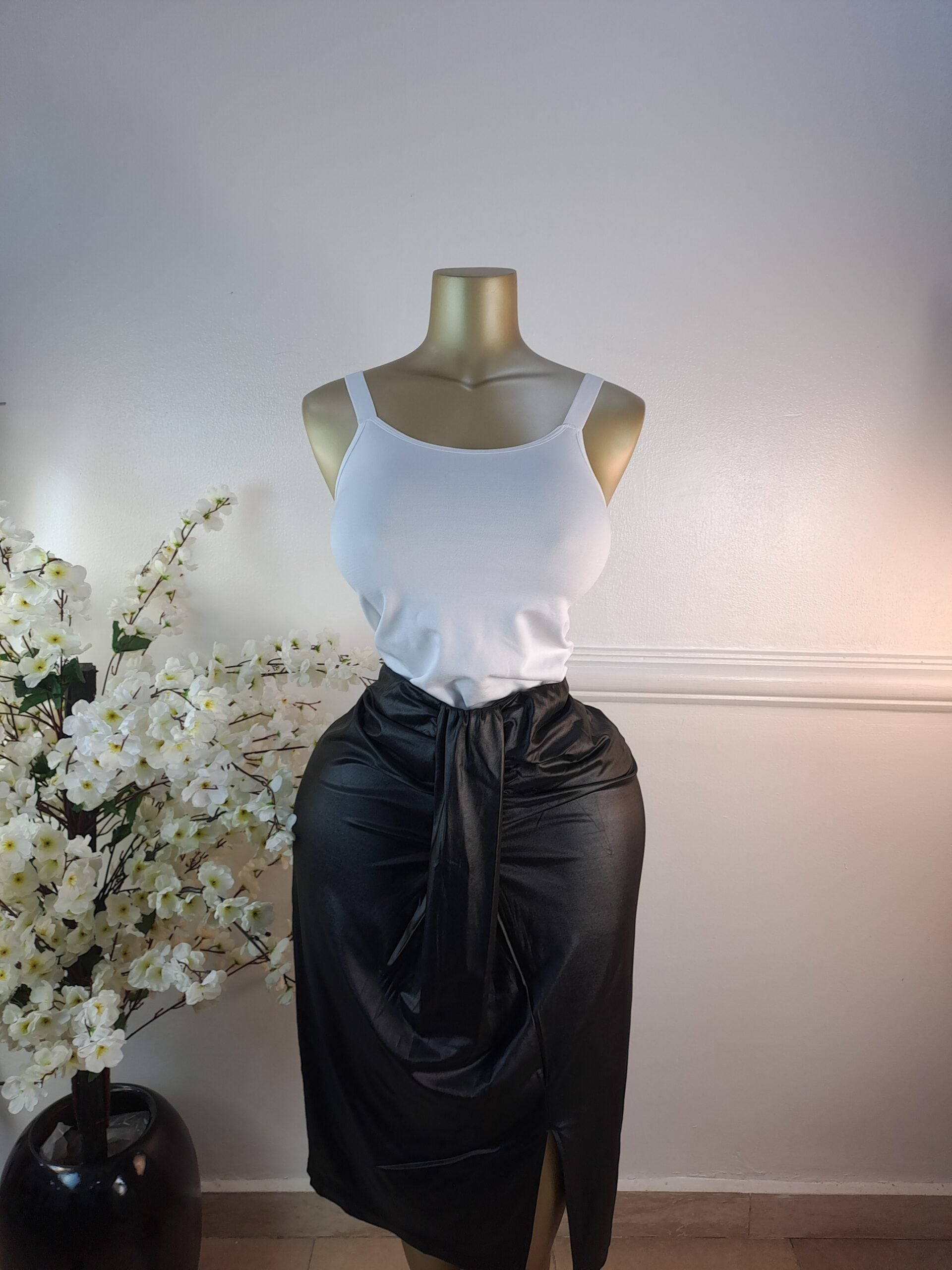 SHEIN UK SIZE 22 [LENGTH 29 INCHES, BLACK] image 0