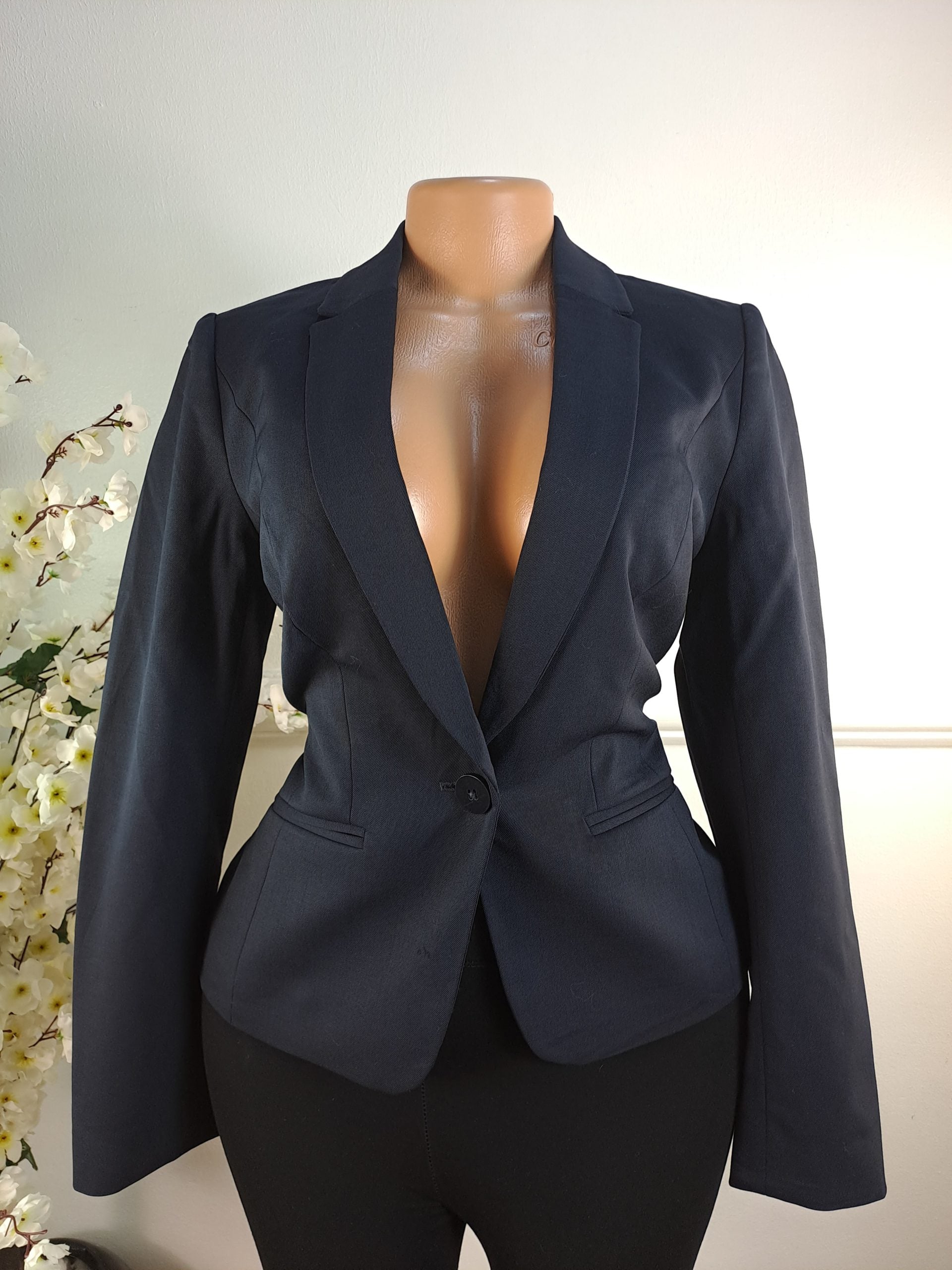 T.M LEWIN UK SIZE 8 [LENGHT 25 INCHES] image 0