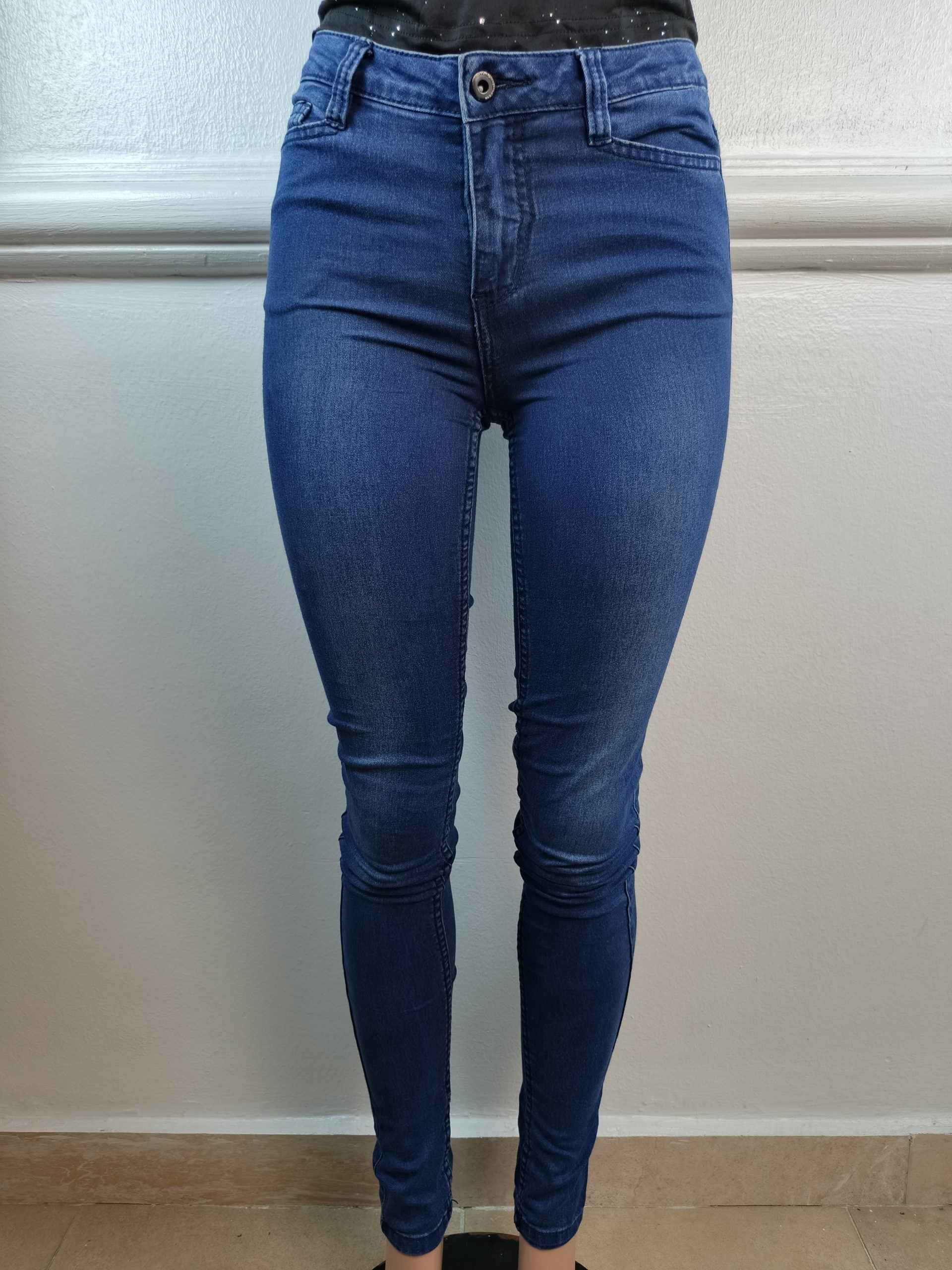 VERO MODA UK 8, L-42 INCHES image 0