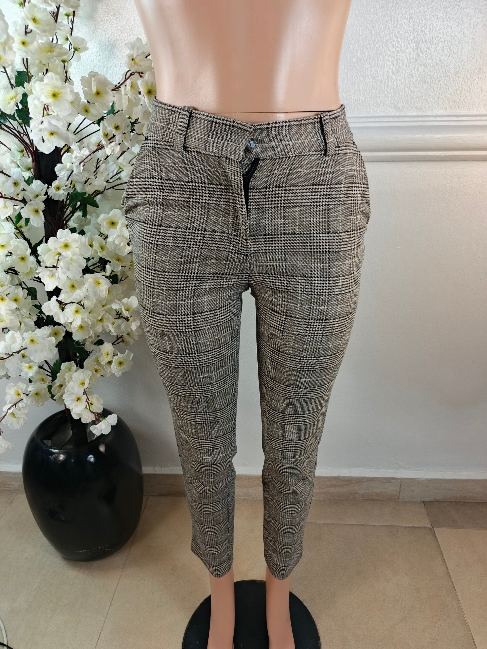H/M UK SIZE 6 [LENGTH 38 INCHES, CHECKERS] image 0