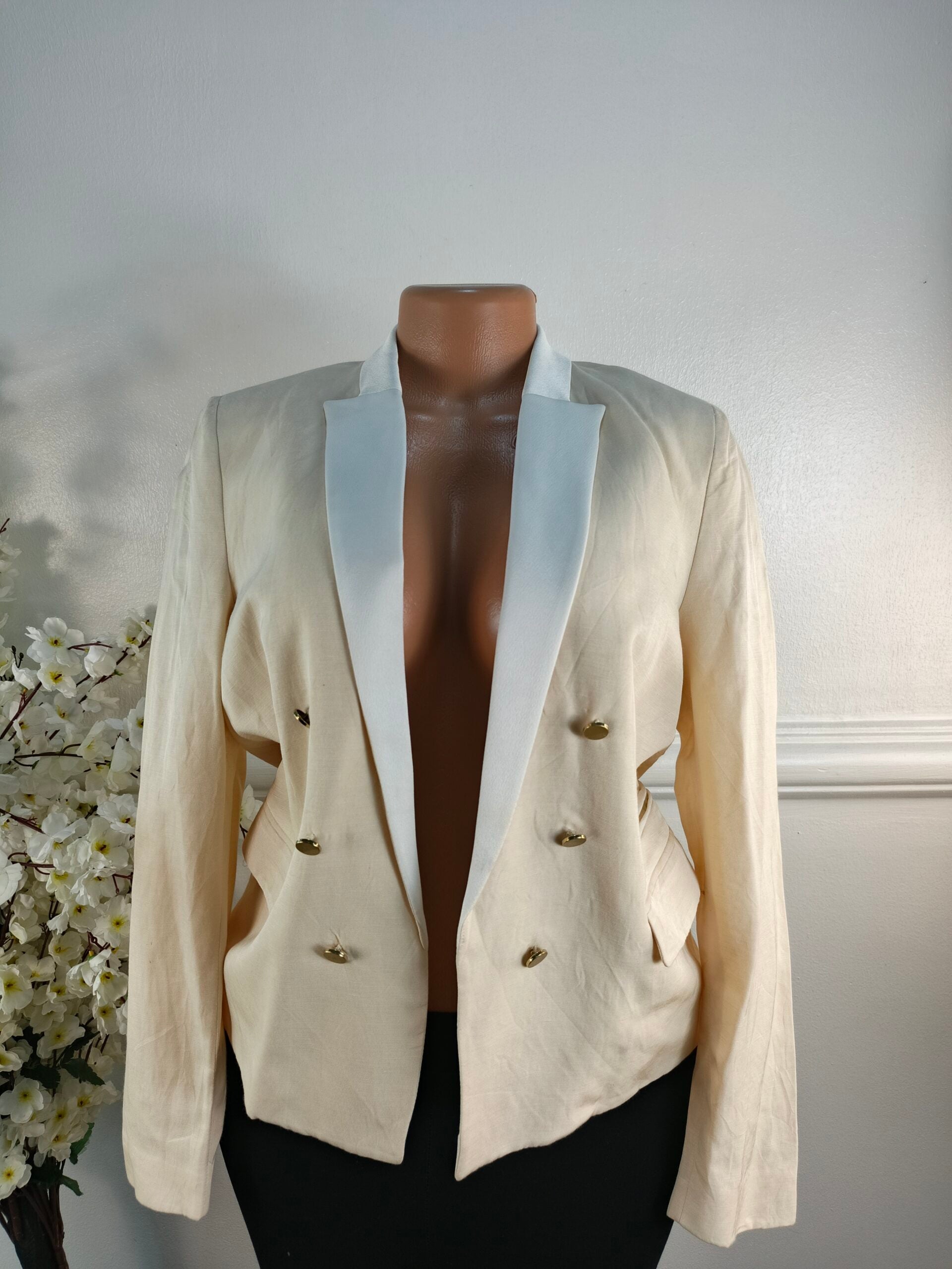 MANGO SUIT UK SIZE 12 [LENGHT 23 INCHES, CREAM] image 0