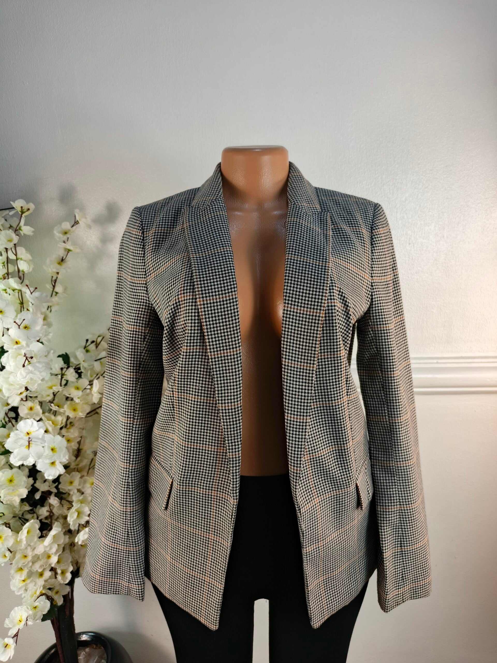 H&amp;M UK SIZE 8 [LENGTH 28 INCHES, CHECKERS] image 0