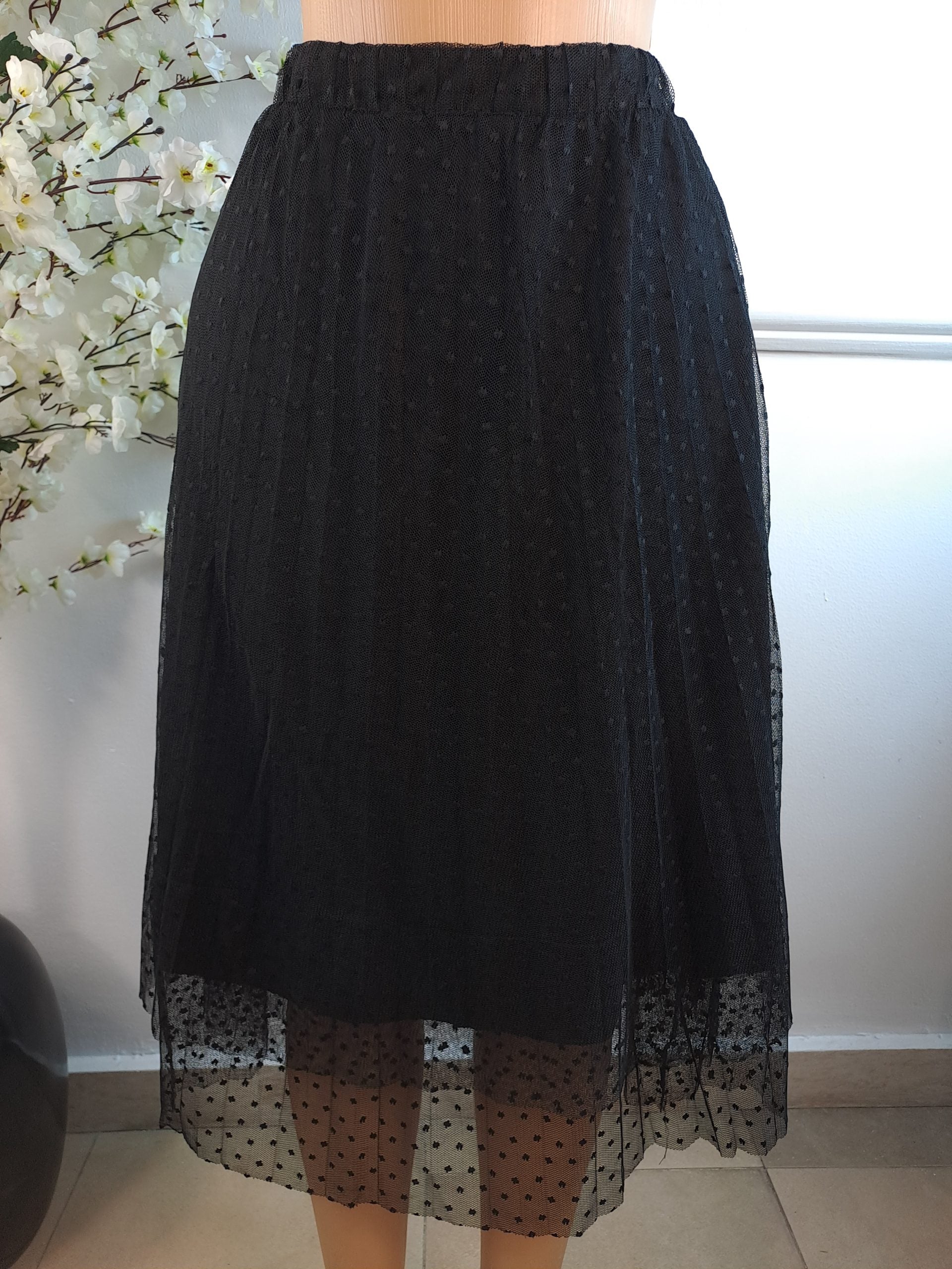GALLERY UK 12, L-31 INCHES image 0