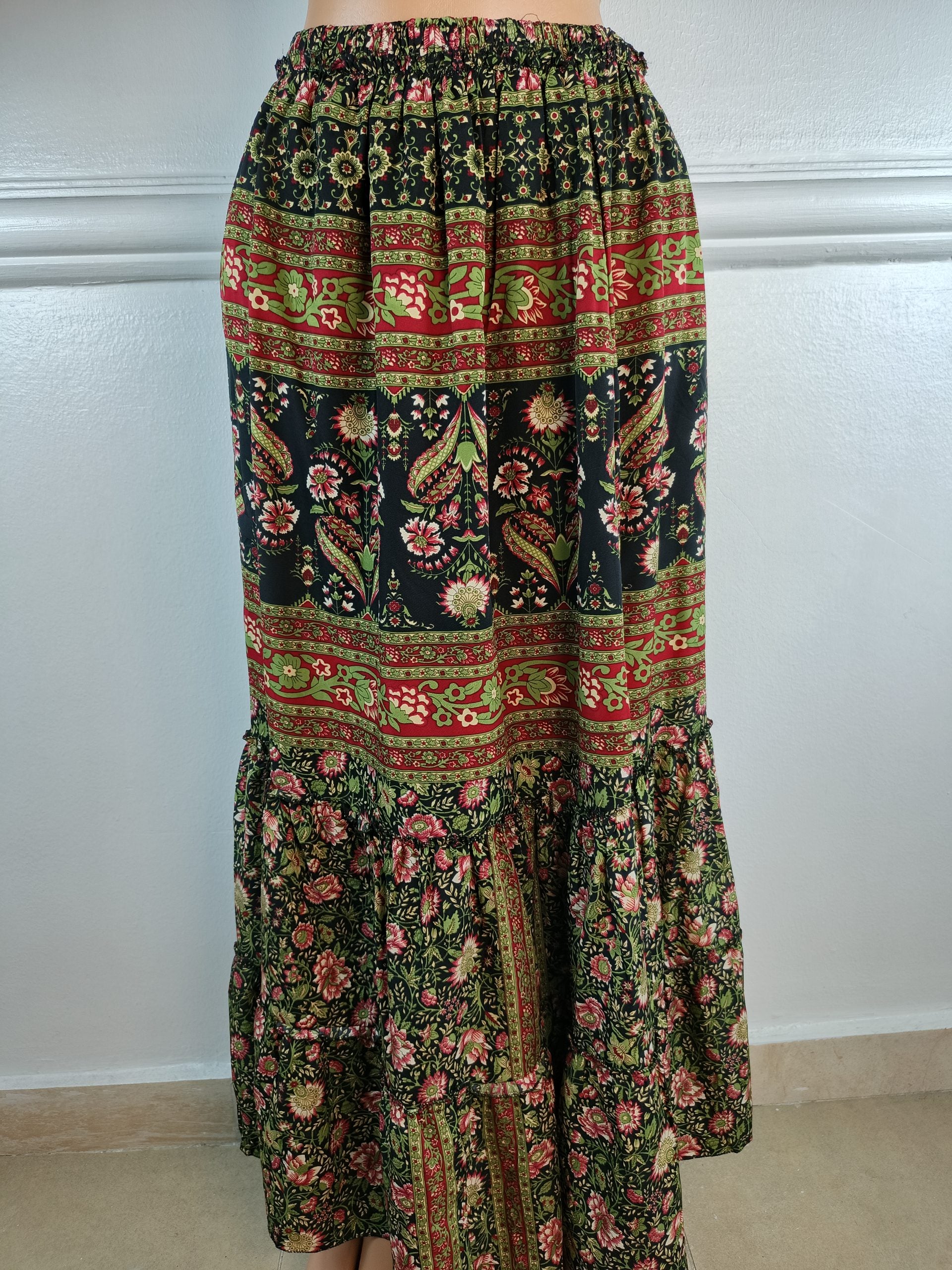 SKIRT UK 6, L-40 INCHES image 0