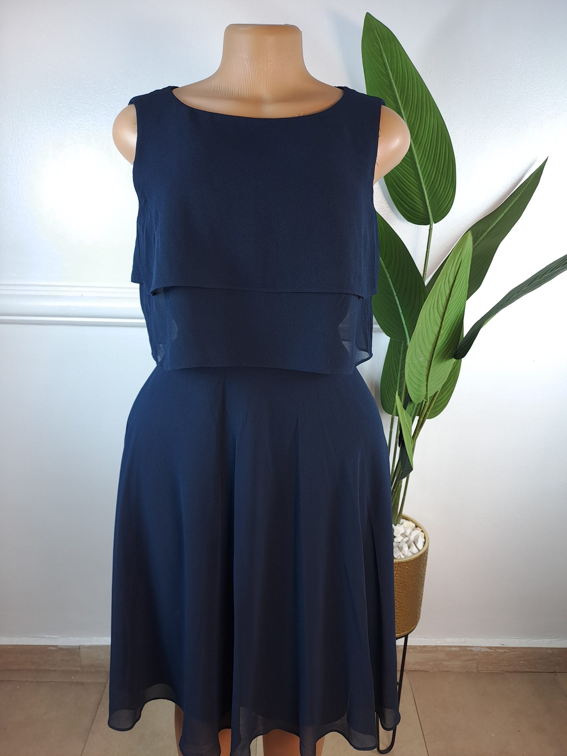 HOBBS UK 10 image 0