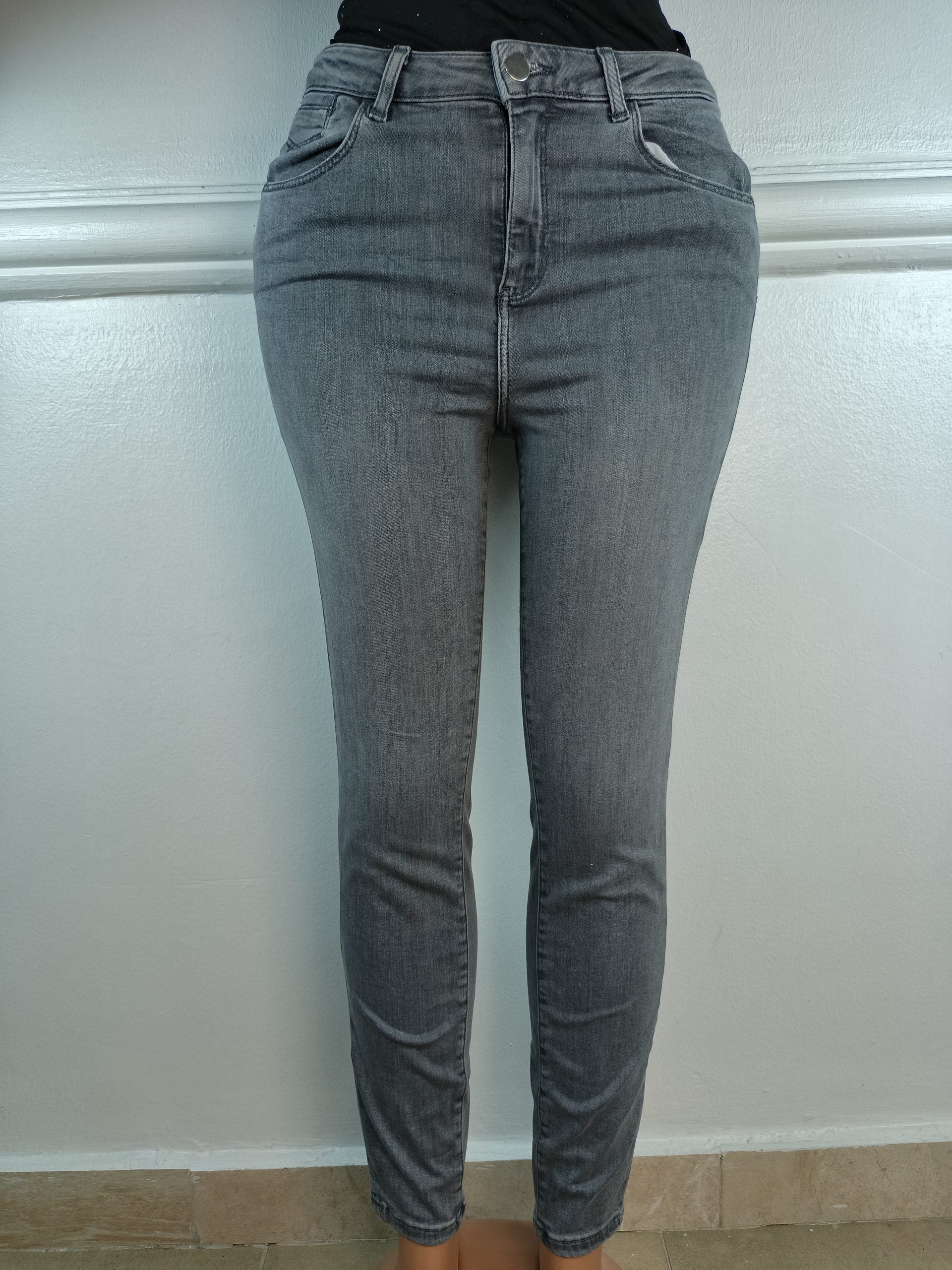 SKINNY UK 10, L-38 INCHES image 0