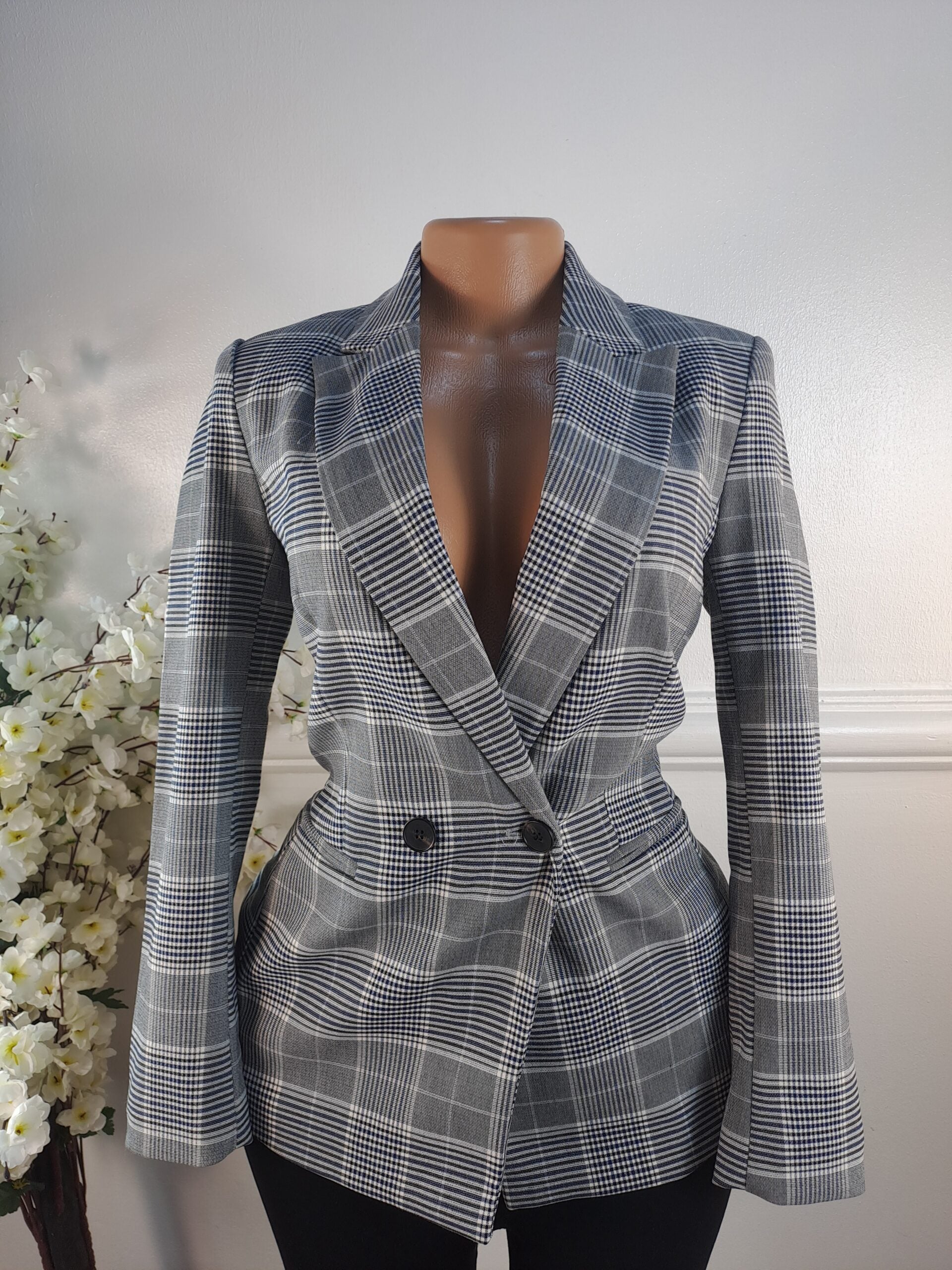 H&amp;M UK SIZE 6 [LENGHT 27 INCHES] image 0