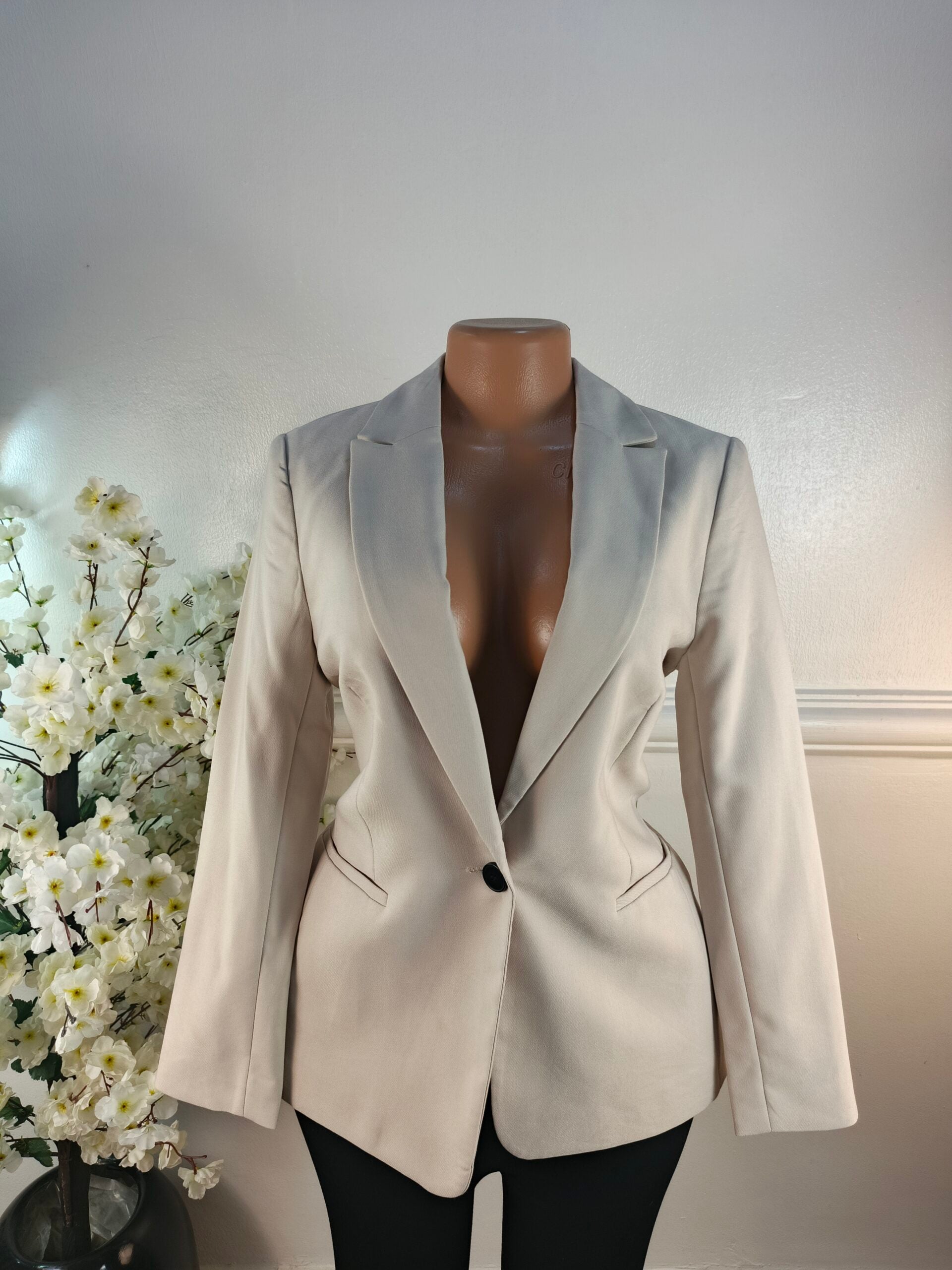 PHASE EIGHT UK SIZE 8 [LENGTH 28 INCHES, CREAM] image 0