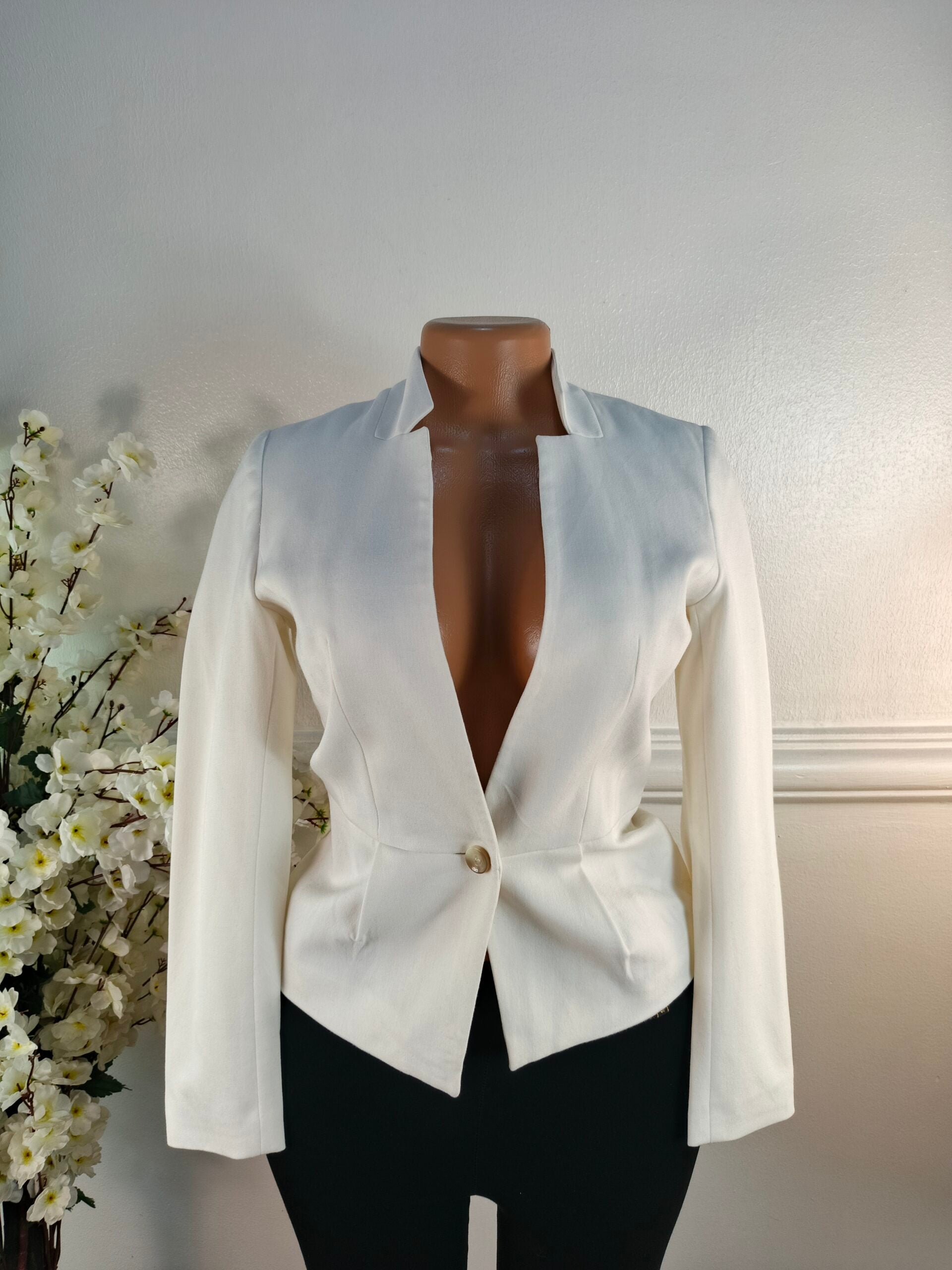 H&amp;M UK SIZE 6 [LENGTH 23 INCHES, WHITE] image 0