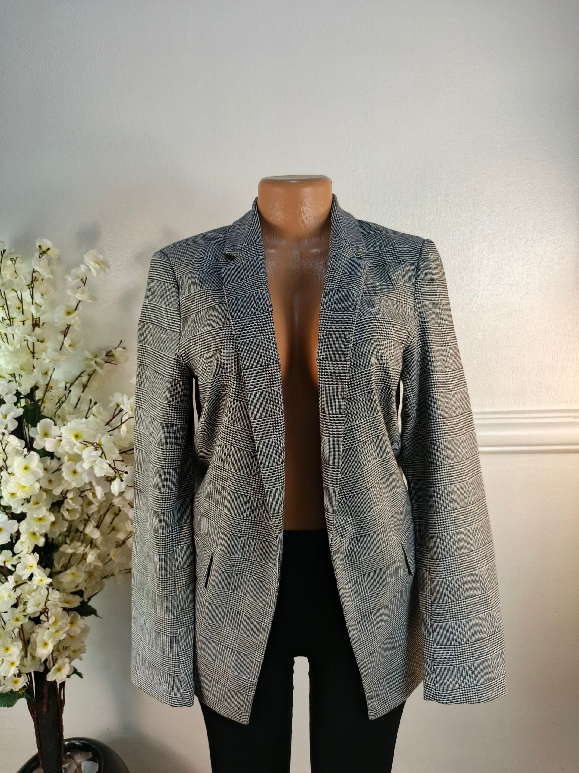 NEW LOOK UK SIZE 10 [LENGTH 32 INCHES, CHECKERS] image 0