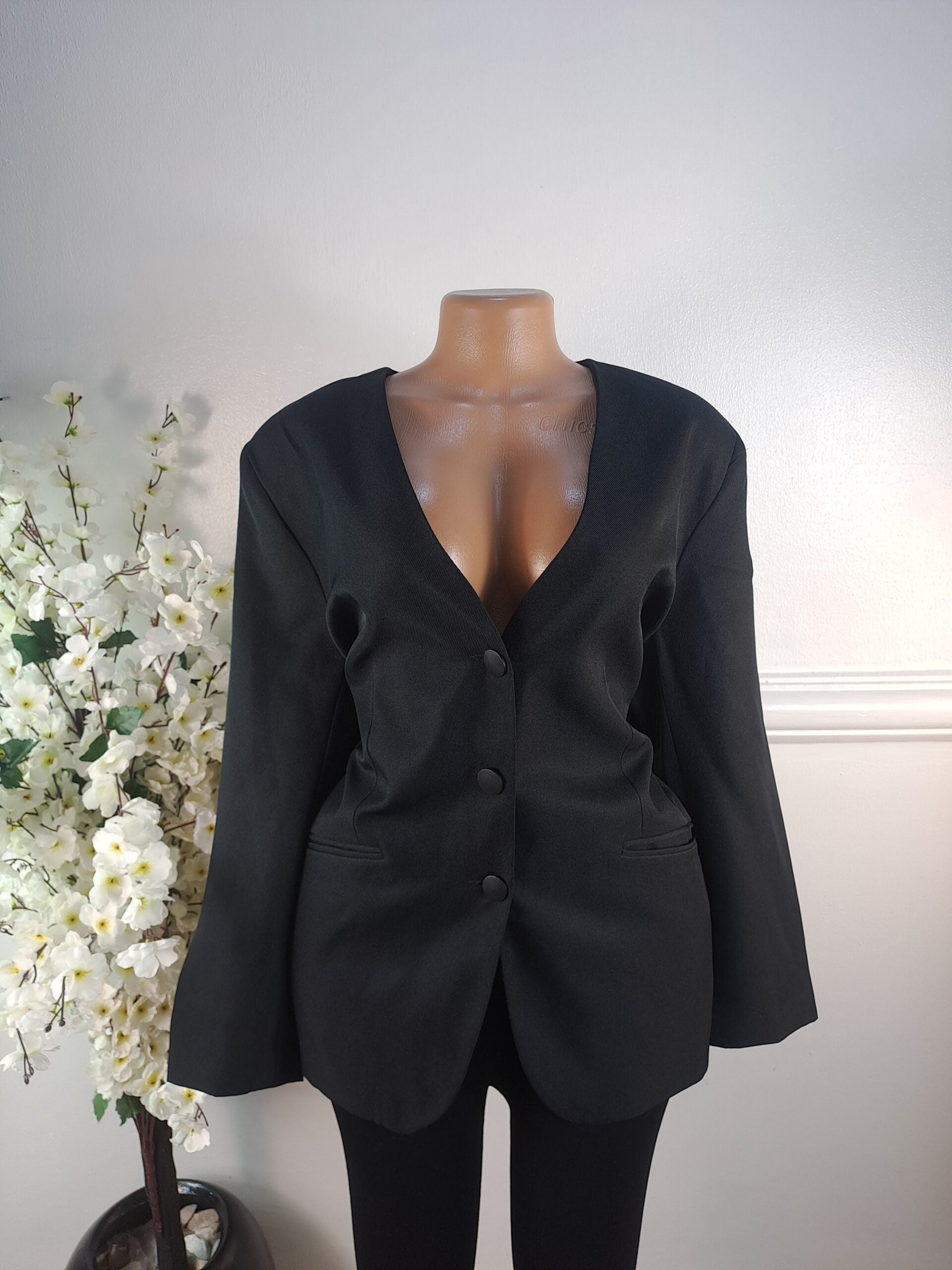 BLAZER UK SIZE 18 [LENGTH 31 INCHES, BLACK] image 0