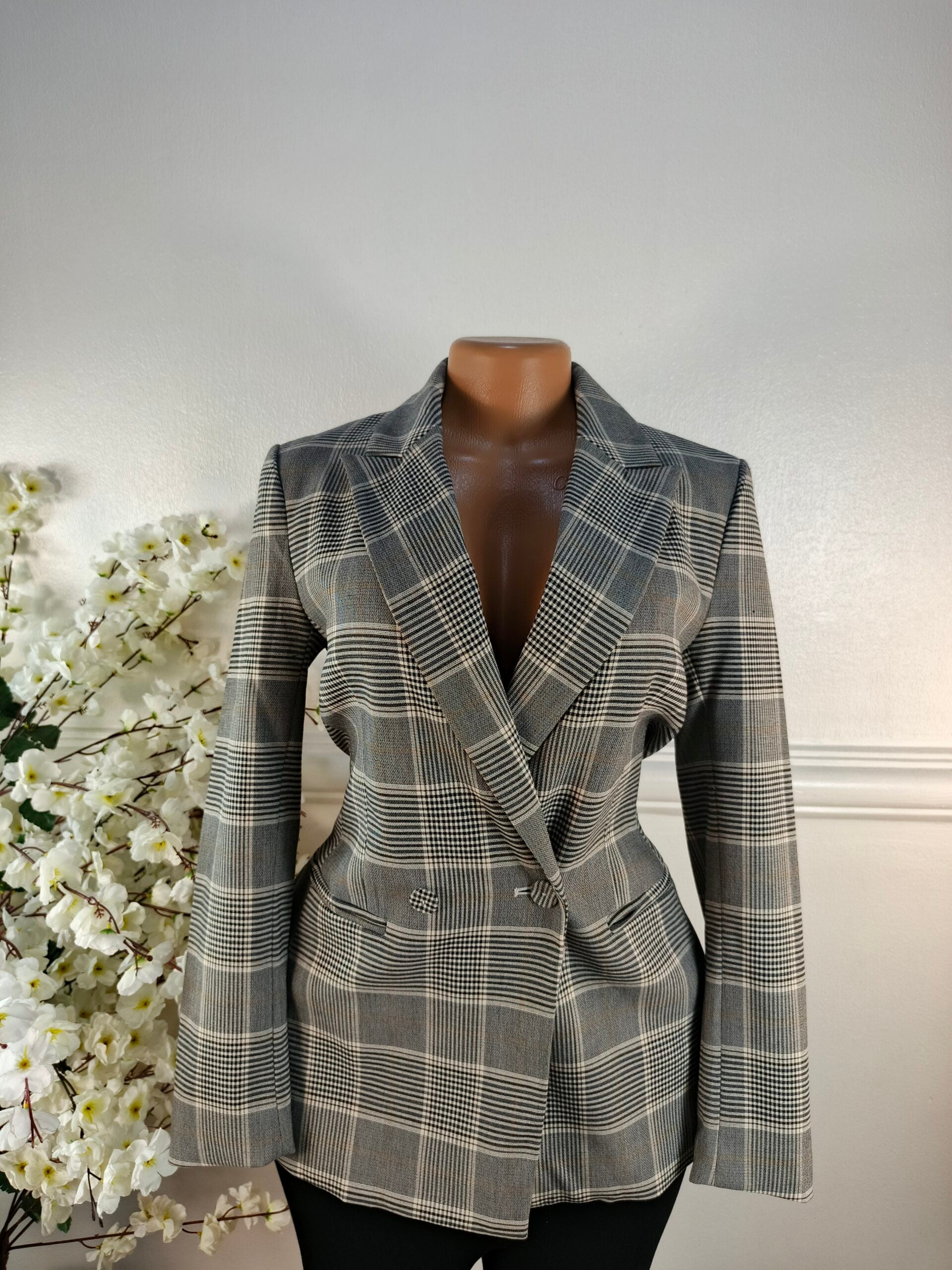 H&amp;M UK SIZE 8 [LENGTH 28 INCHES, CHECKERS] image 0