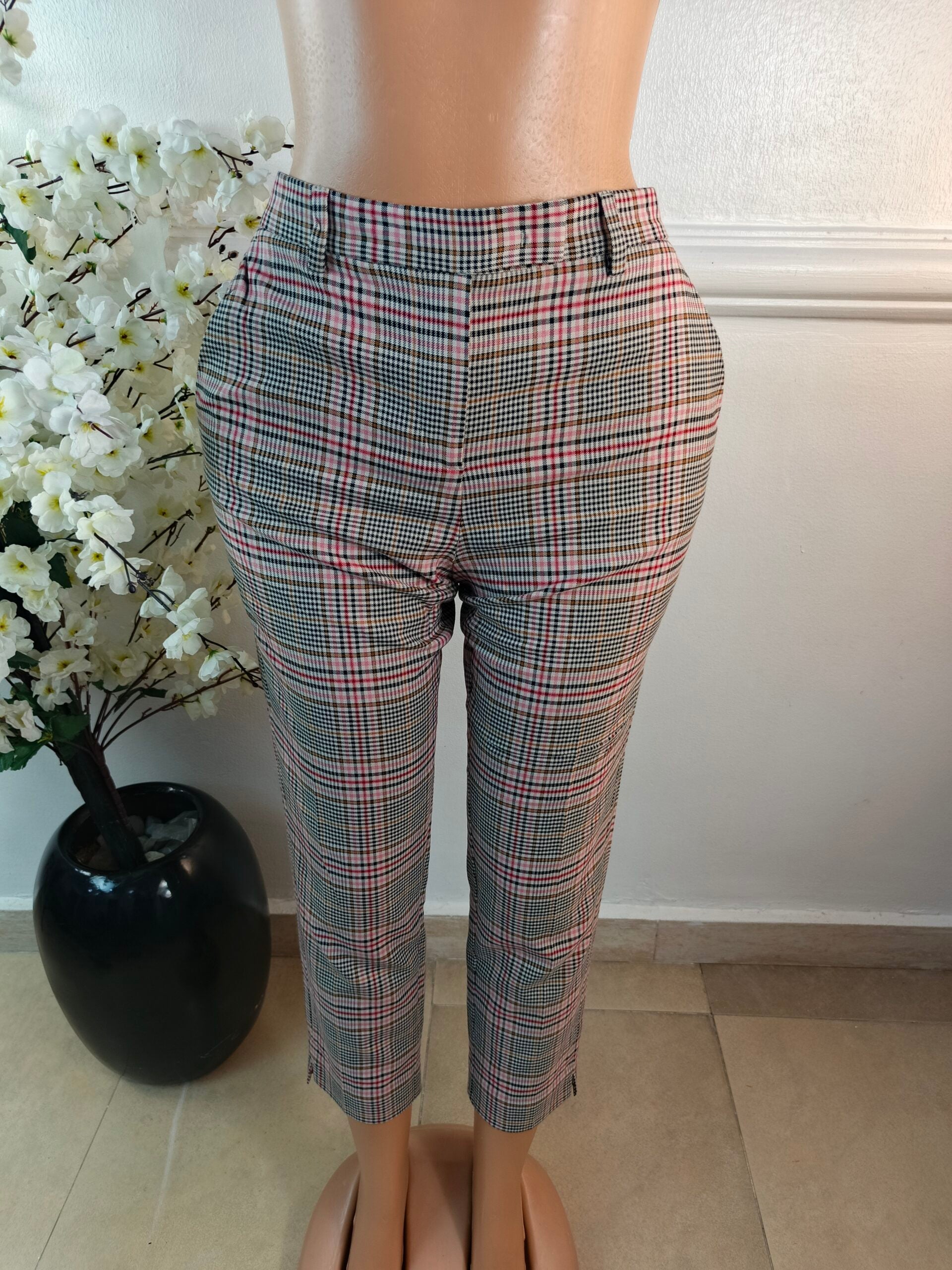 M&amp;S UK SIZE 14 [LENGTH 37 INCHES, CHECKERS] image 0