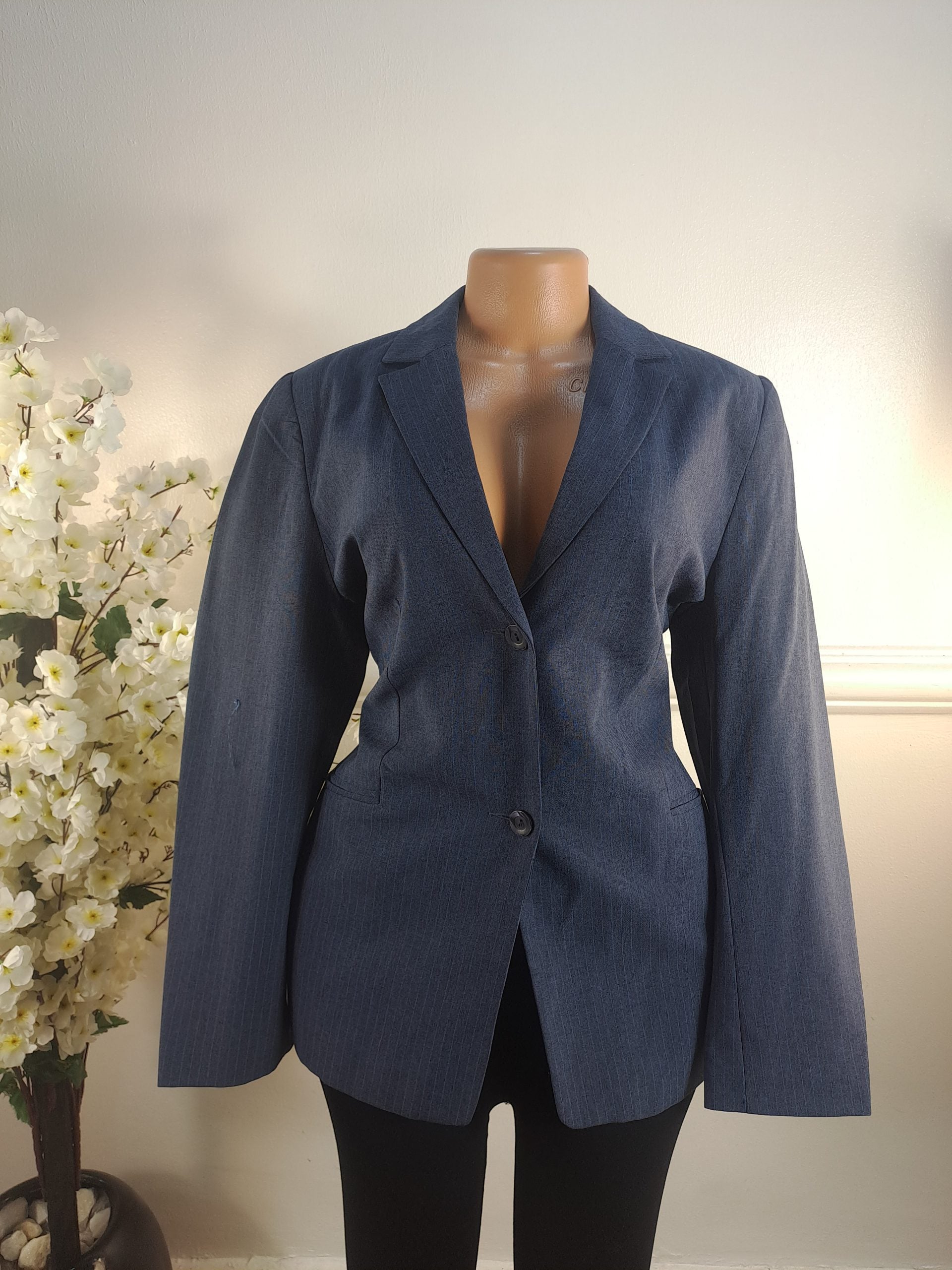 SARA WOMAN UK SIZE 16 [LENGHT 30 INCHES] image 0