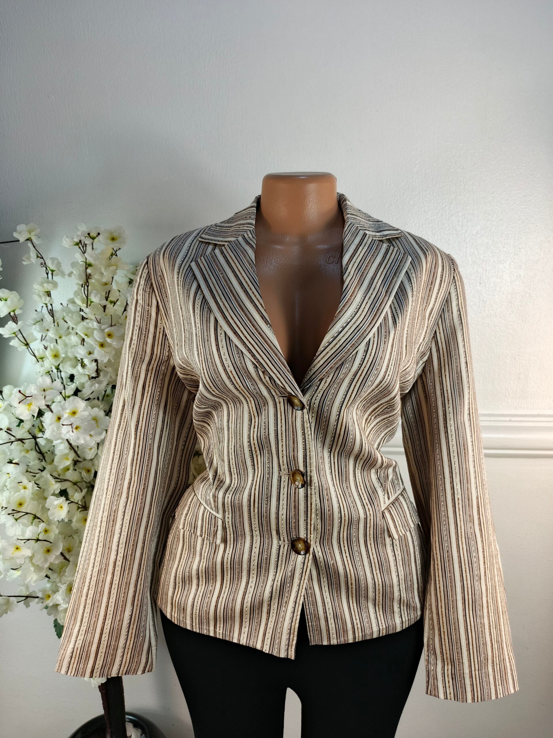 GERRY WEBER UK SIZE 14 [LENGTH 25 INCHES] image 0