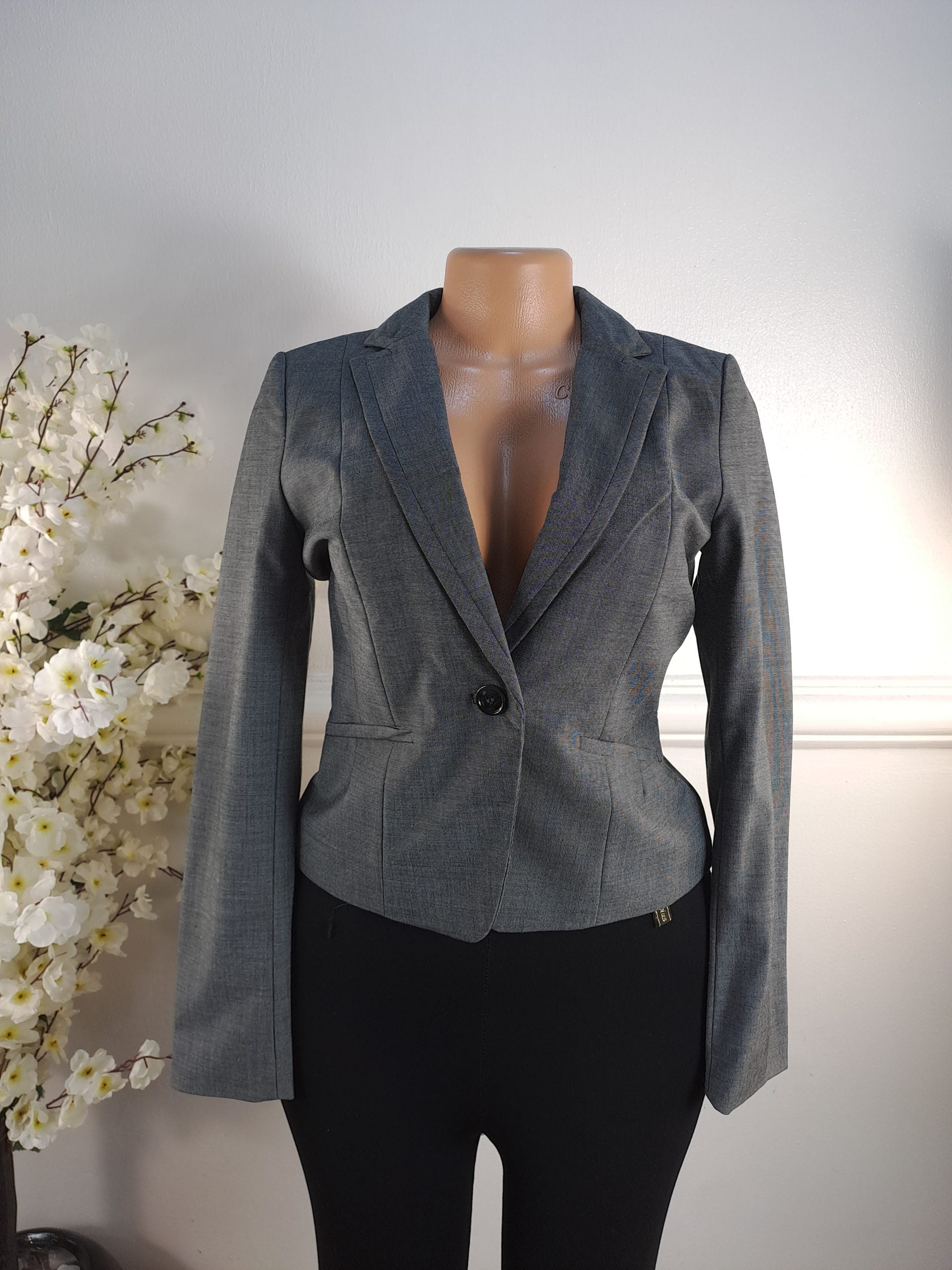 H&M UK SIZE 6 [LENGHT 21 INCHES] image 0