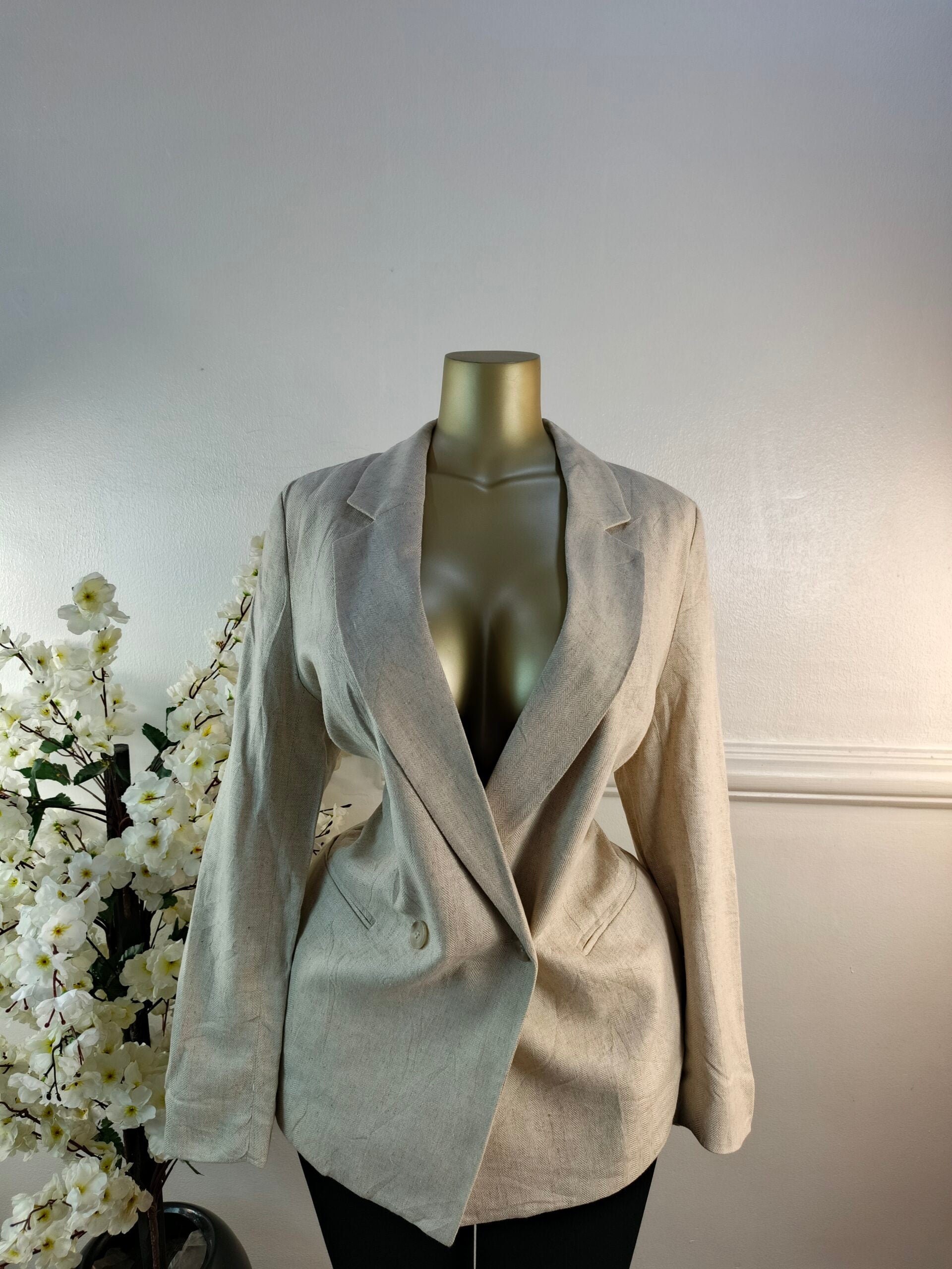 H&amp;M UK SIZE 14 [LENGTH 31 INCHES, CREAM] image 0