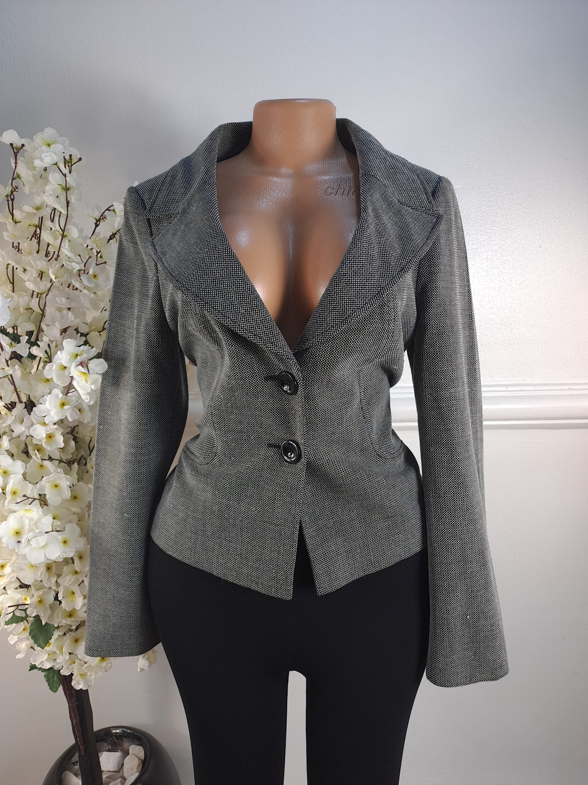 WALLIS UK 12   L:23 image 0