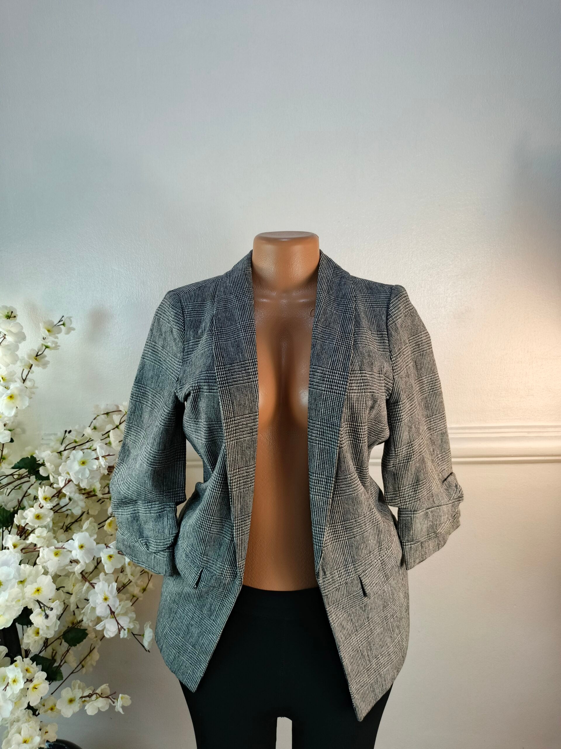 PRIMARK UK SIZE 8 [LENGTH 28 INCHES, CHECKERS] image 0