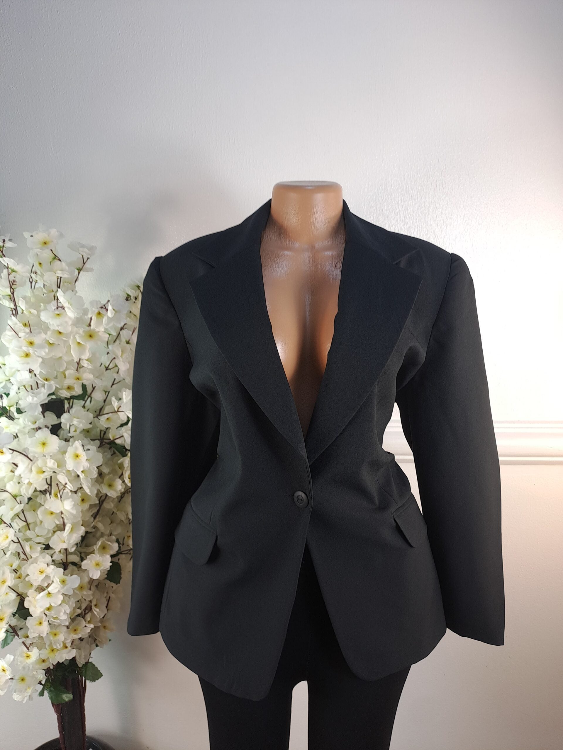 BLAZER UK SIZE 18 [LENGTH 30 INCHES, BLACK] image 0