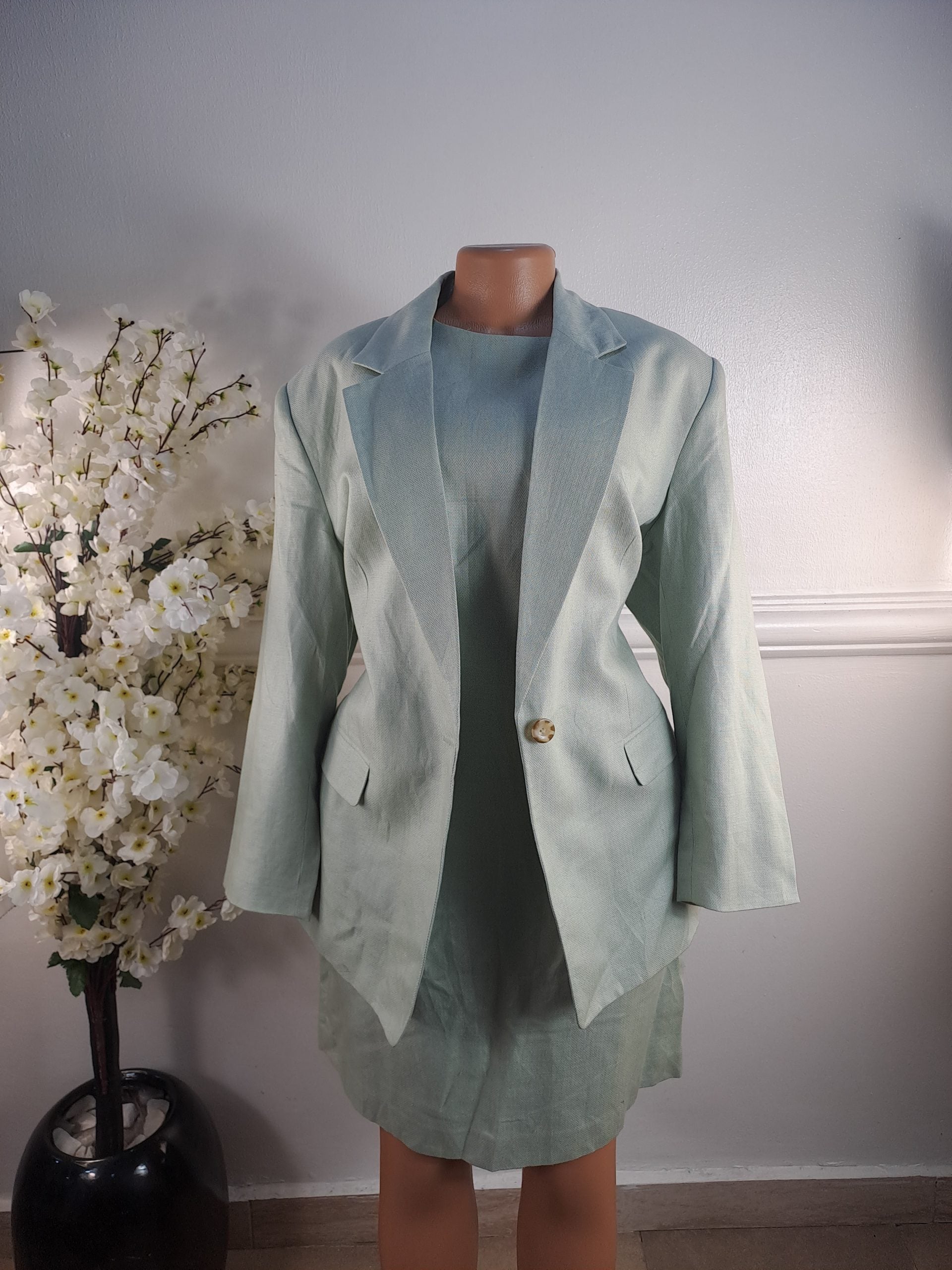 TALBOTS UK SIZE 16 [LENGHT 30 INCHES] TWO PIECE image 0