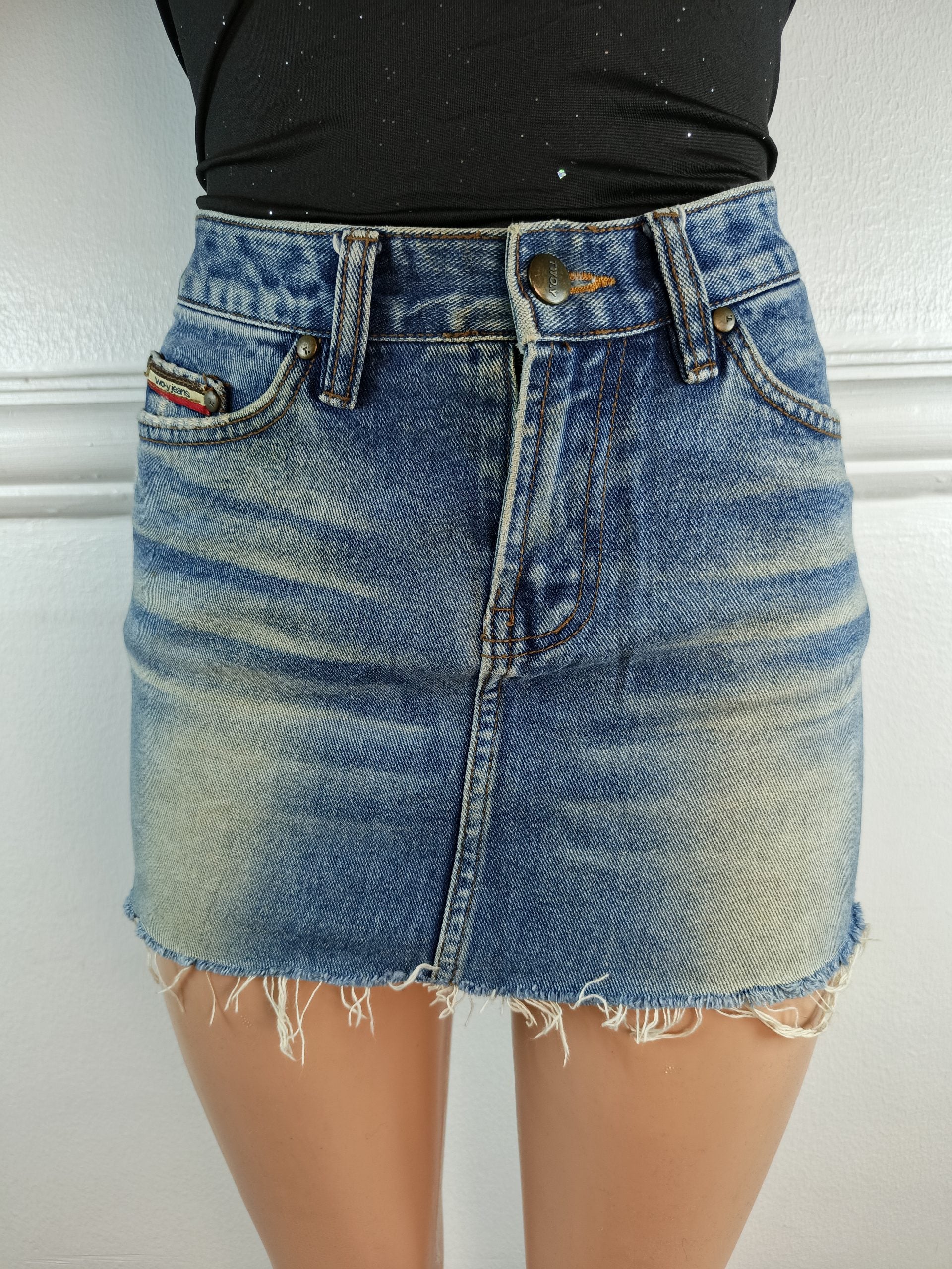 TWO-Y JEANS UK 10, L-13 INCHES image 0