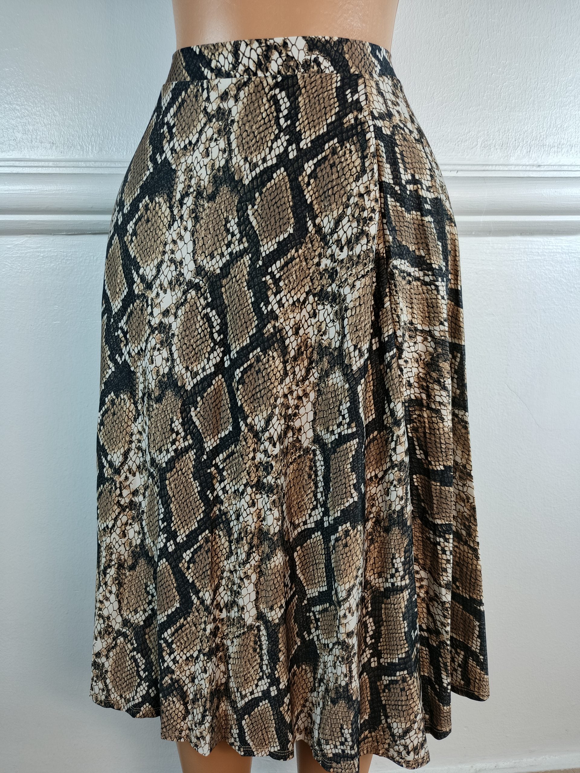 F&F UK 8, L-30 INCHES image 0
