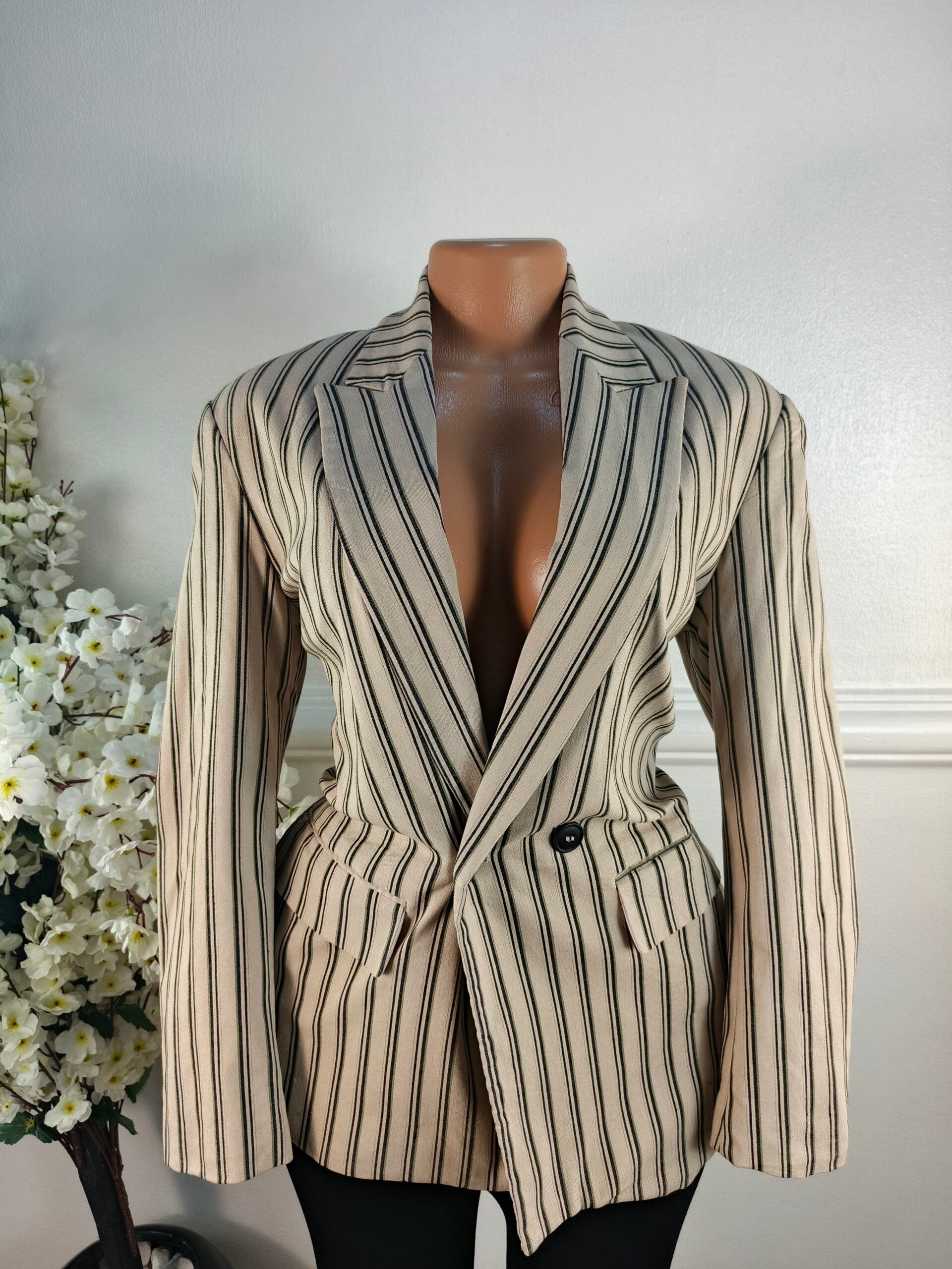 ZARA UK SIZE 12 [LENGHT 31 INCHES] image 0