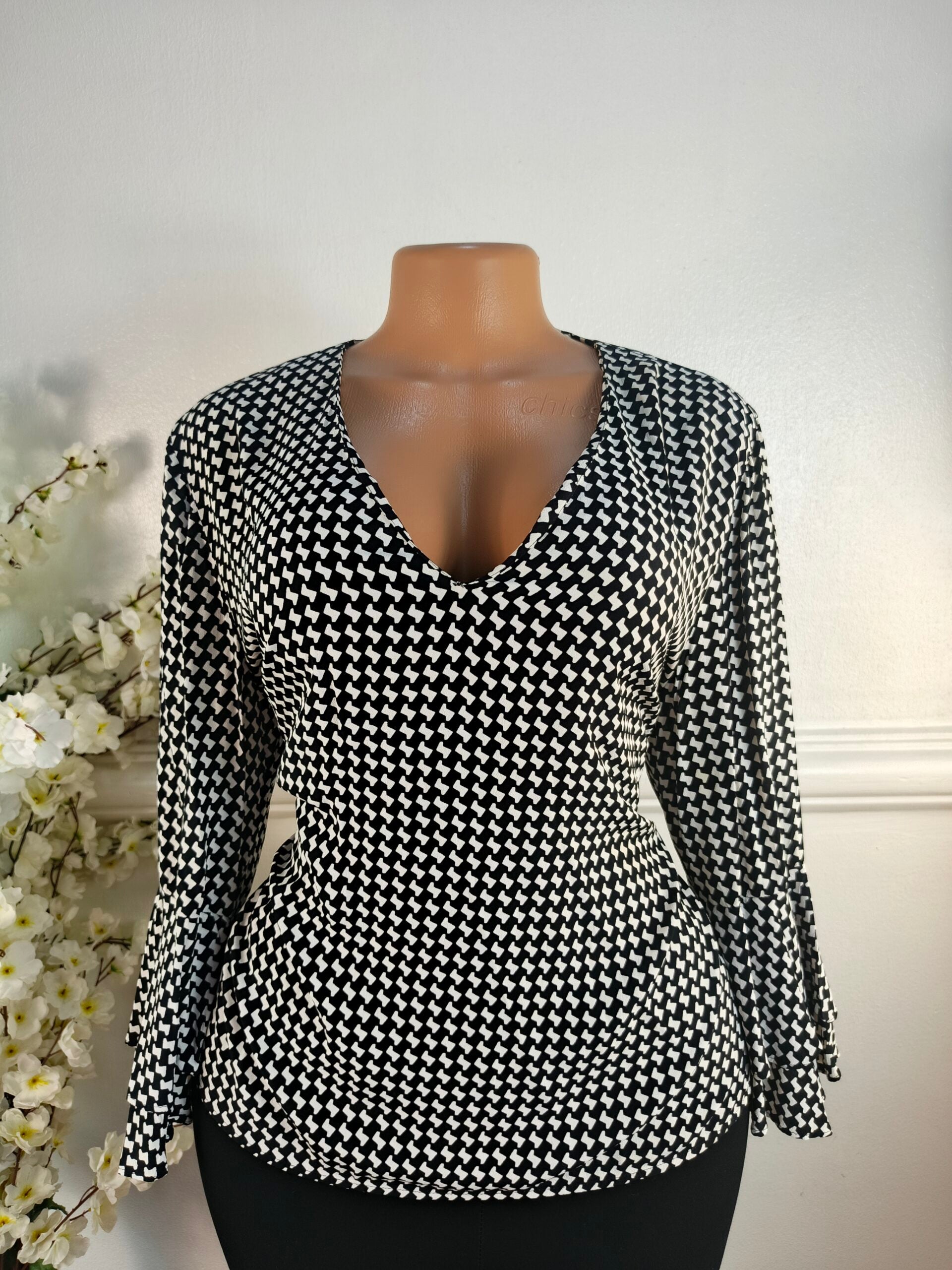 ZARA WOMAN UK SIZE 14 image 0