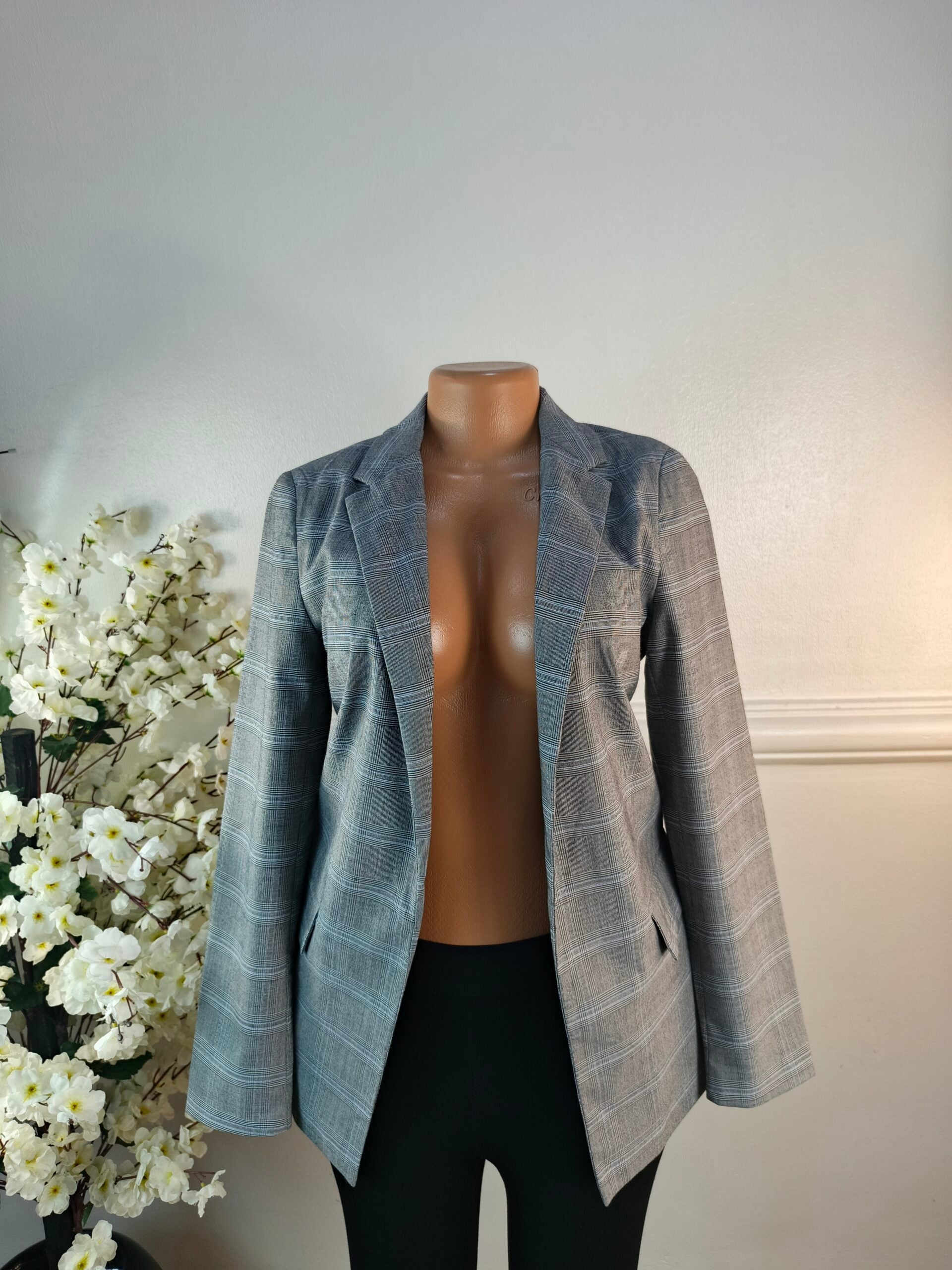 NEW LOOK UK SIZE 8 [LENGTH 28 INCHES, CHECKERS] image 0