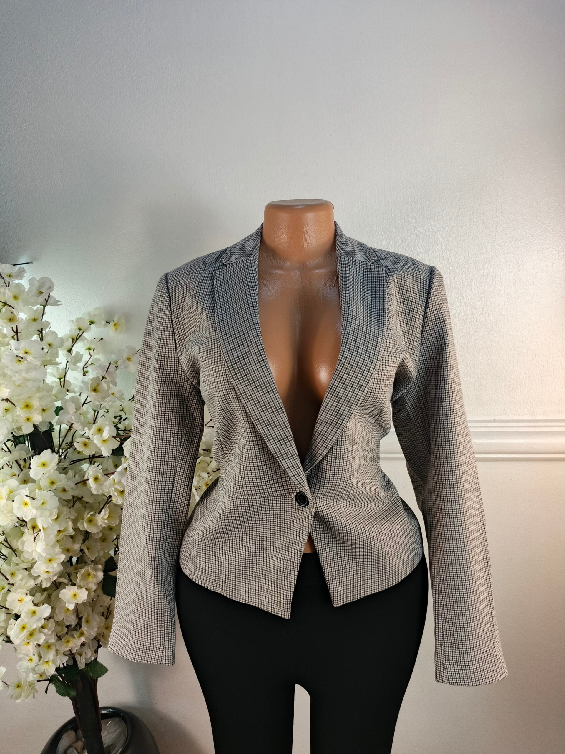 M&amp;S UK SIZE 12 [LENGTH 24 INCHES, CHECKERS] image 0