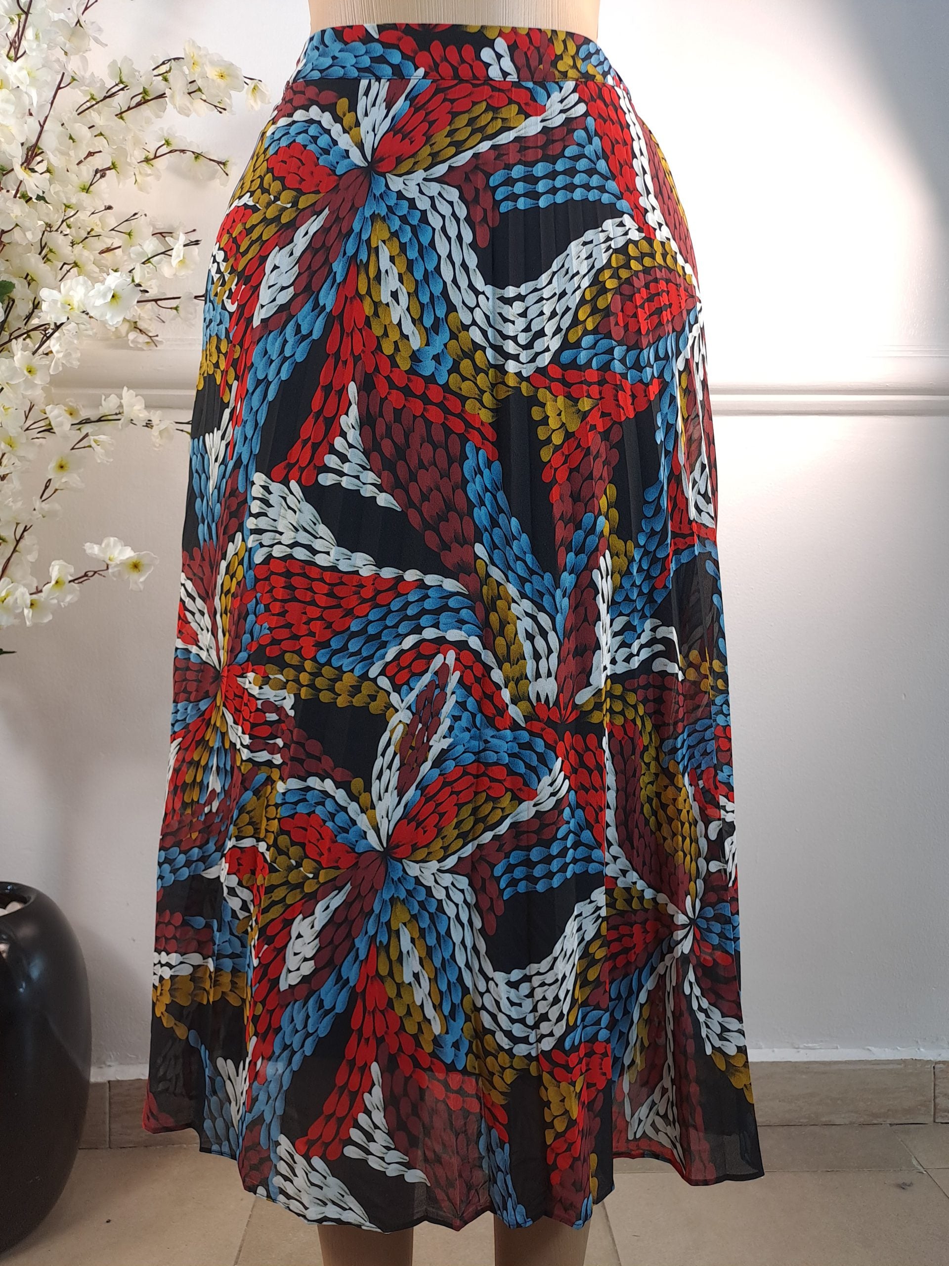 GALLERY UK 12, L-34 INCHES image 0