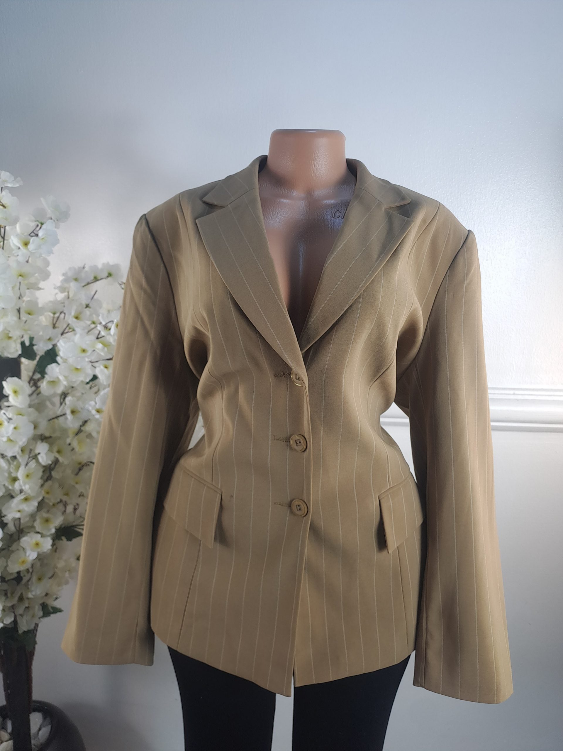 KANSUO UK SIZE 16 [LENGHT 28 INCHES] image 0