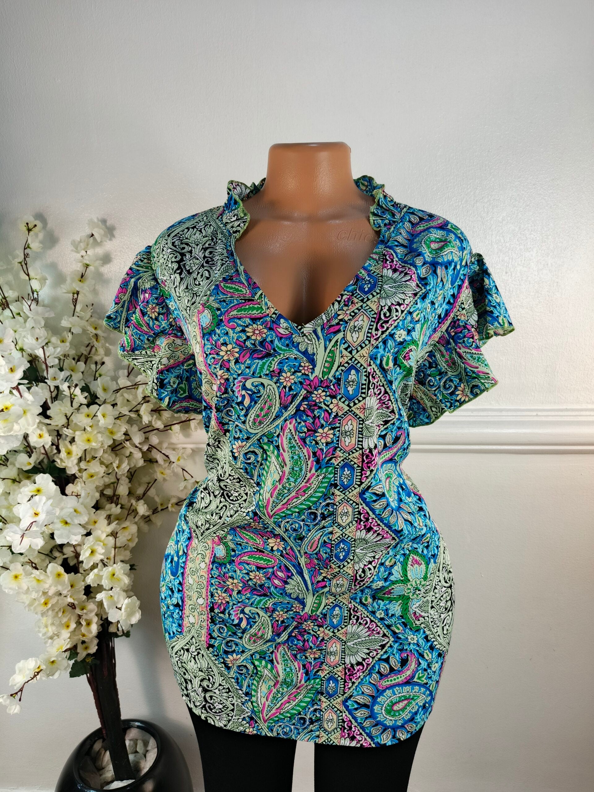 TOP UK SIZE 22 image 0