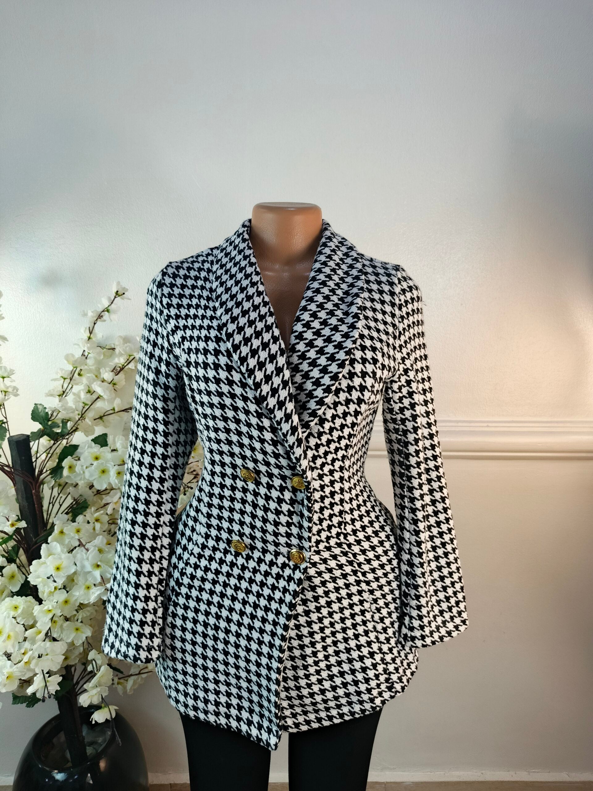 BLAZER UK SIZE 6 [LENGTH 28 INCHES, TWID] image 0