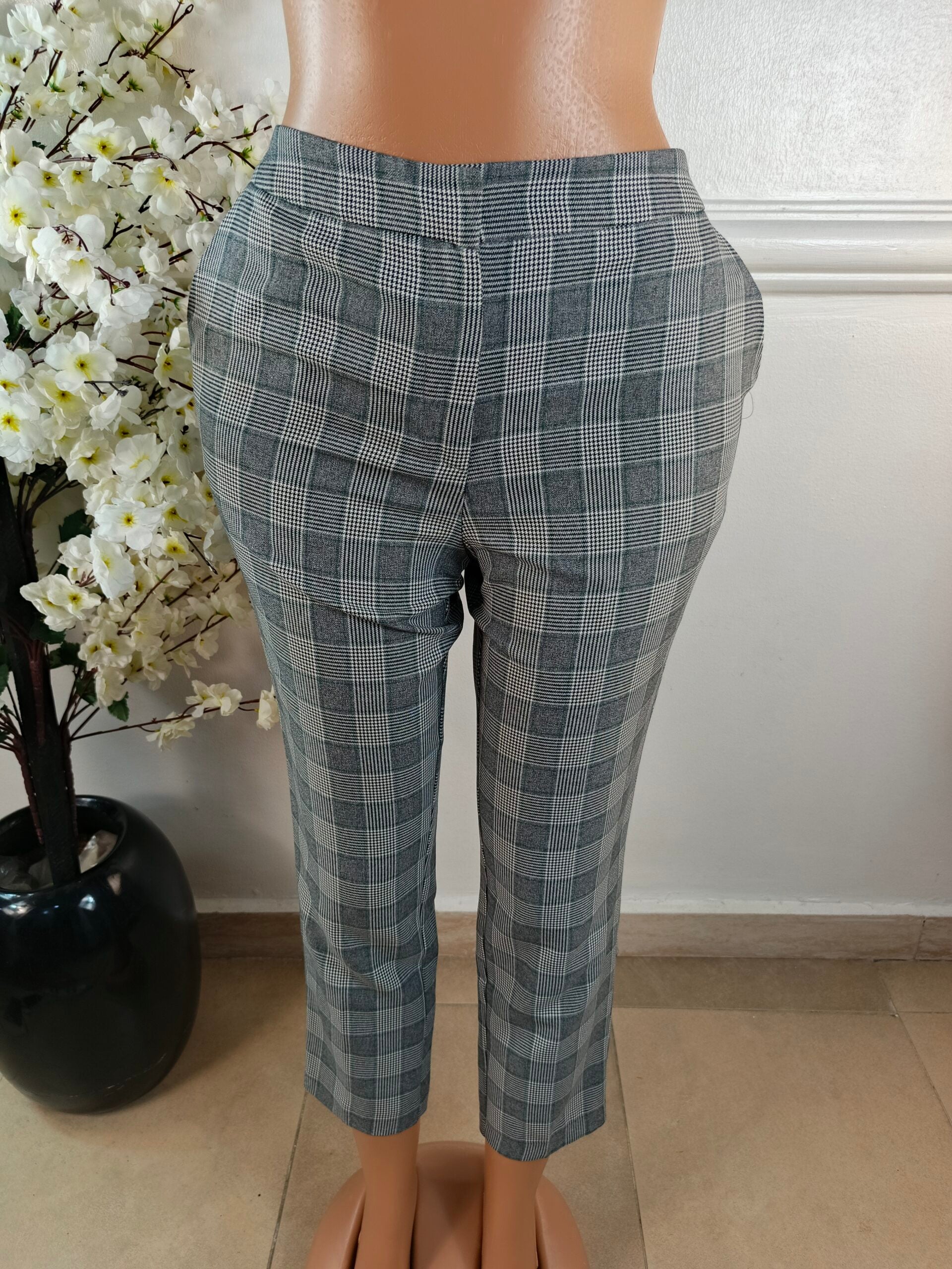PEACOCKS UK SIZE 12 [LENGTH 37 INCHES, CHECKERS] image 0
