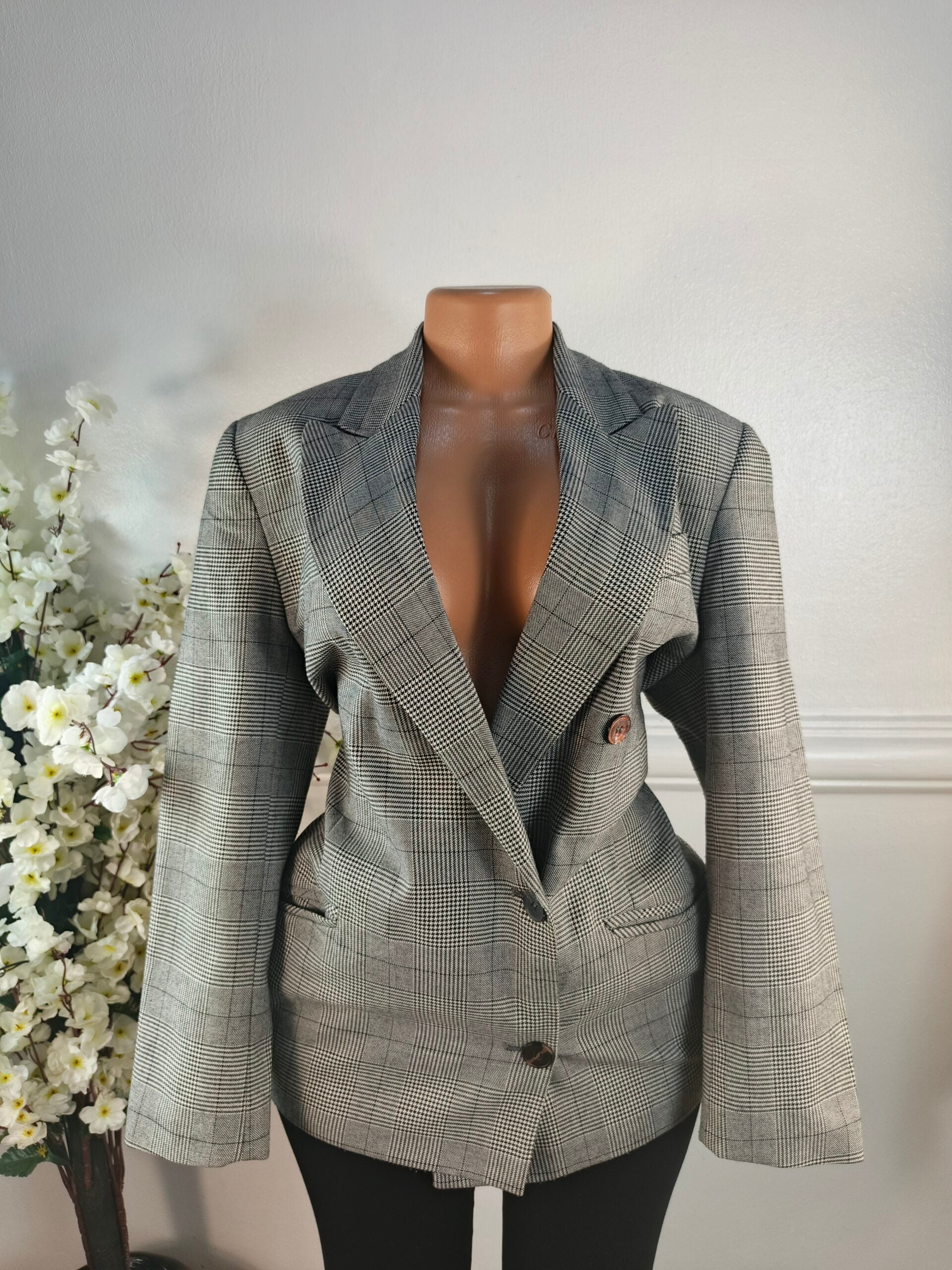BLAZER UK SIZE 10 [LENGHT 29 INCHES, CHECKERS] image 0