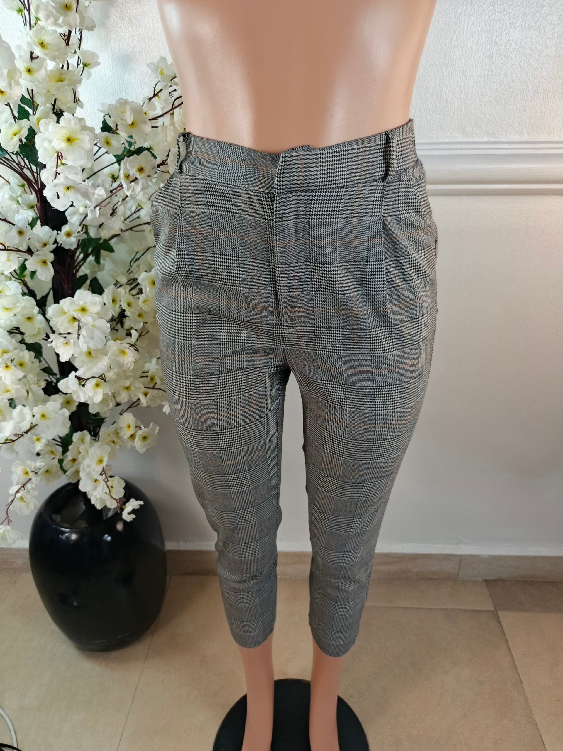 STRADIVARIUS UK SIZE 8 [LENGTH 35 INCHES, CHECKERS] image 0