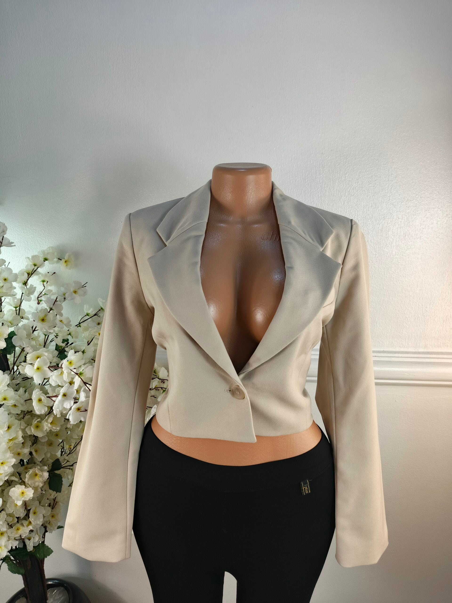 H&amp;M UK SIZE 12 [LENGTH 18 INCHES, CREAM] image 0