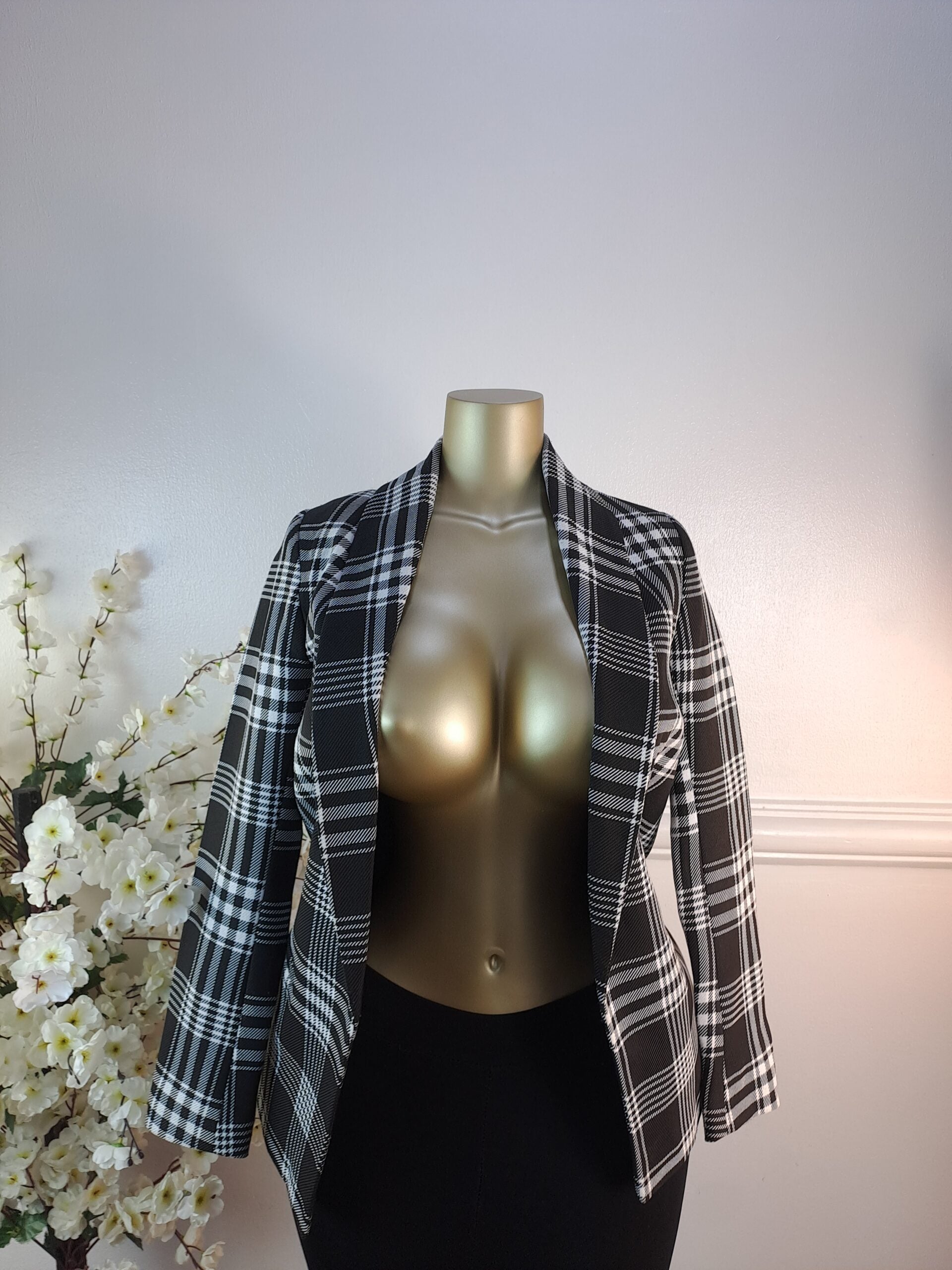 SELECT UK SIZE 6 [LENGTH 28 INCHES, CHECKERS] image 0