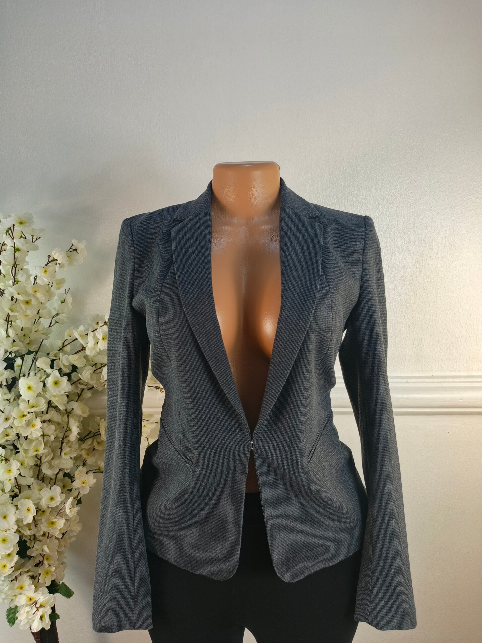 H&amp;M UK SIZE 6 [LENGHT 24 INCHES, GREY] image 0